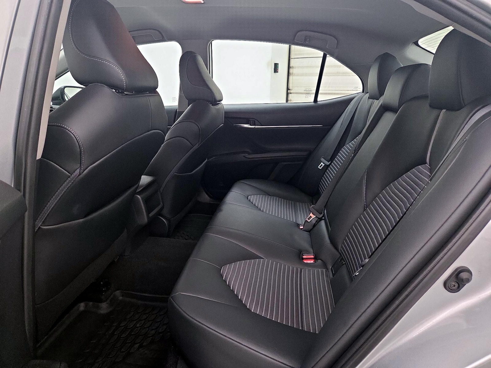 2021 Toyota Camry SE - Photo 20