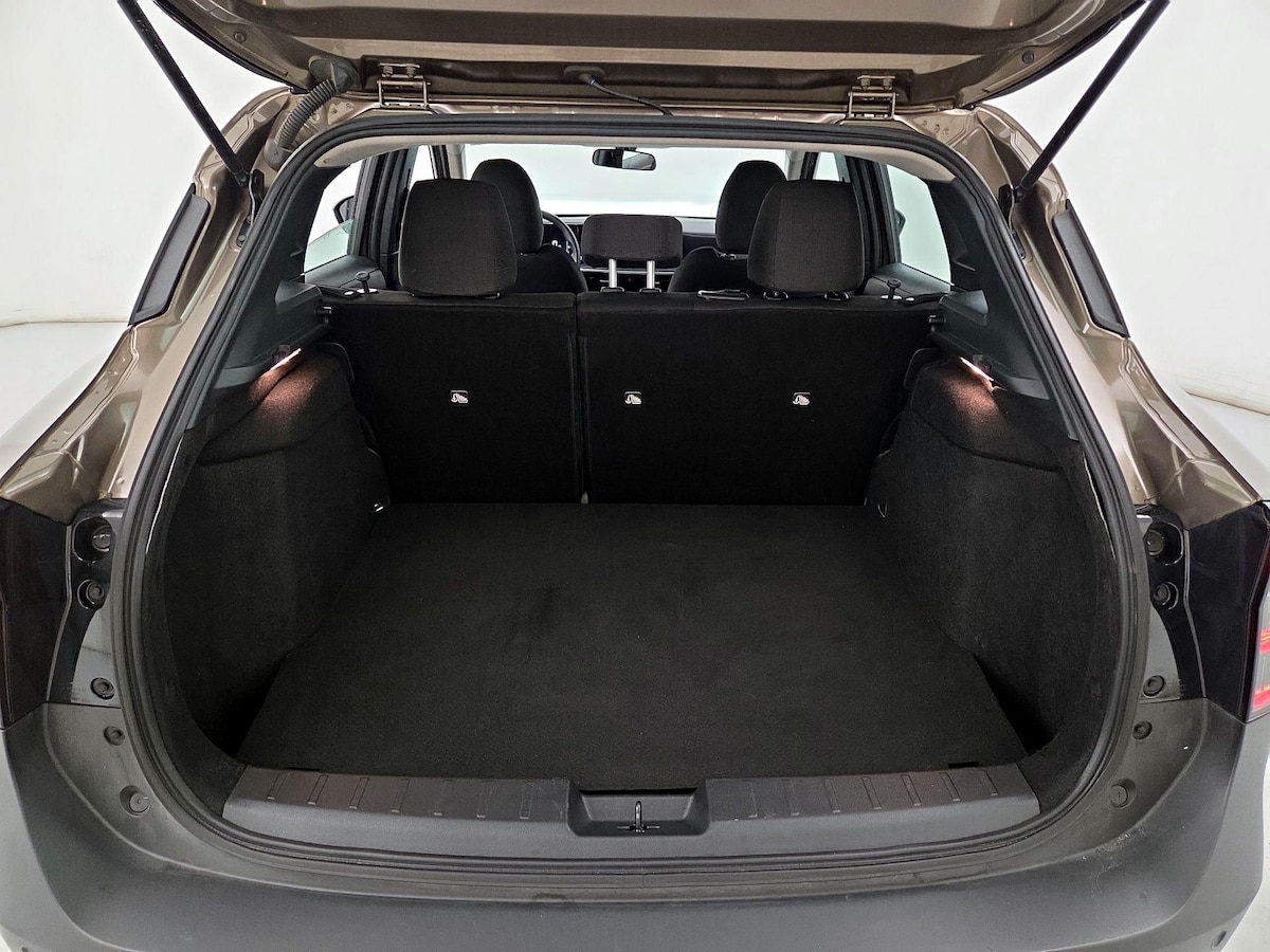 Trunk/Cargo (Seats Up)