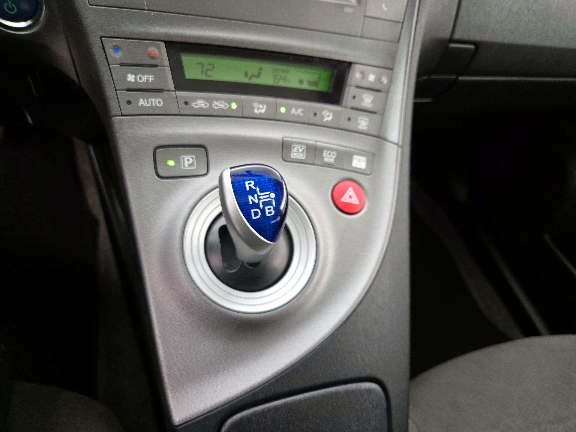 Thumbnail: 2013 Toyota Prius - 17