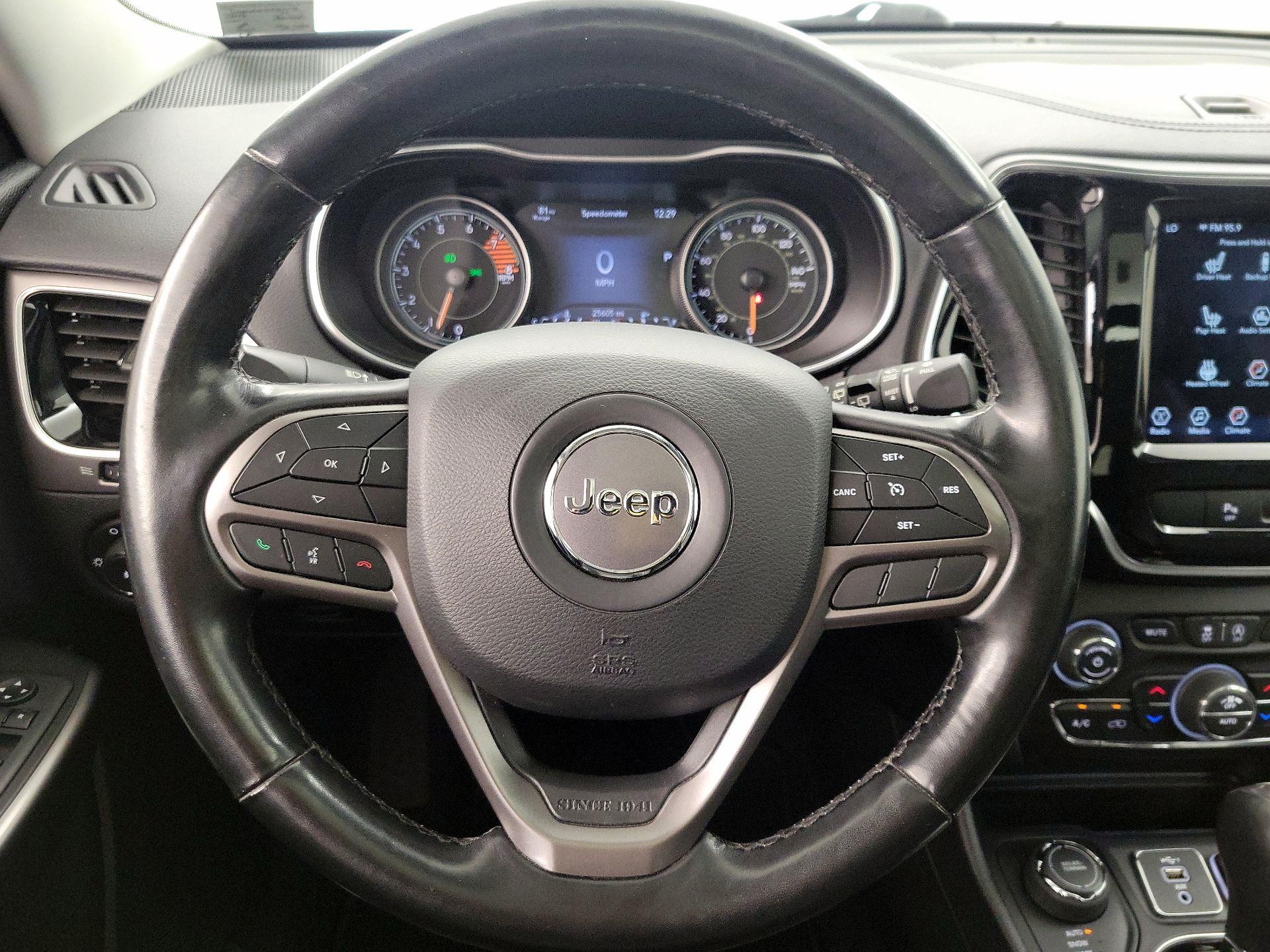 Thumbnail: 2020 Jeep Cherokee - 10