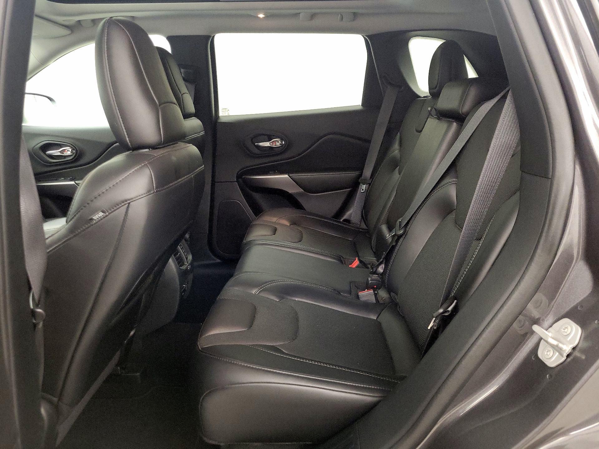 Thumbnail: 2020 Jeep Cherokee - 20
