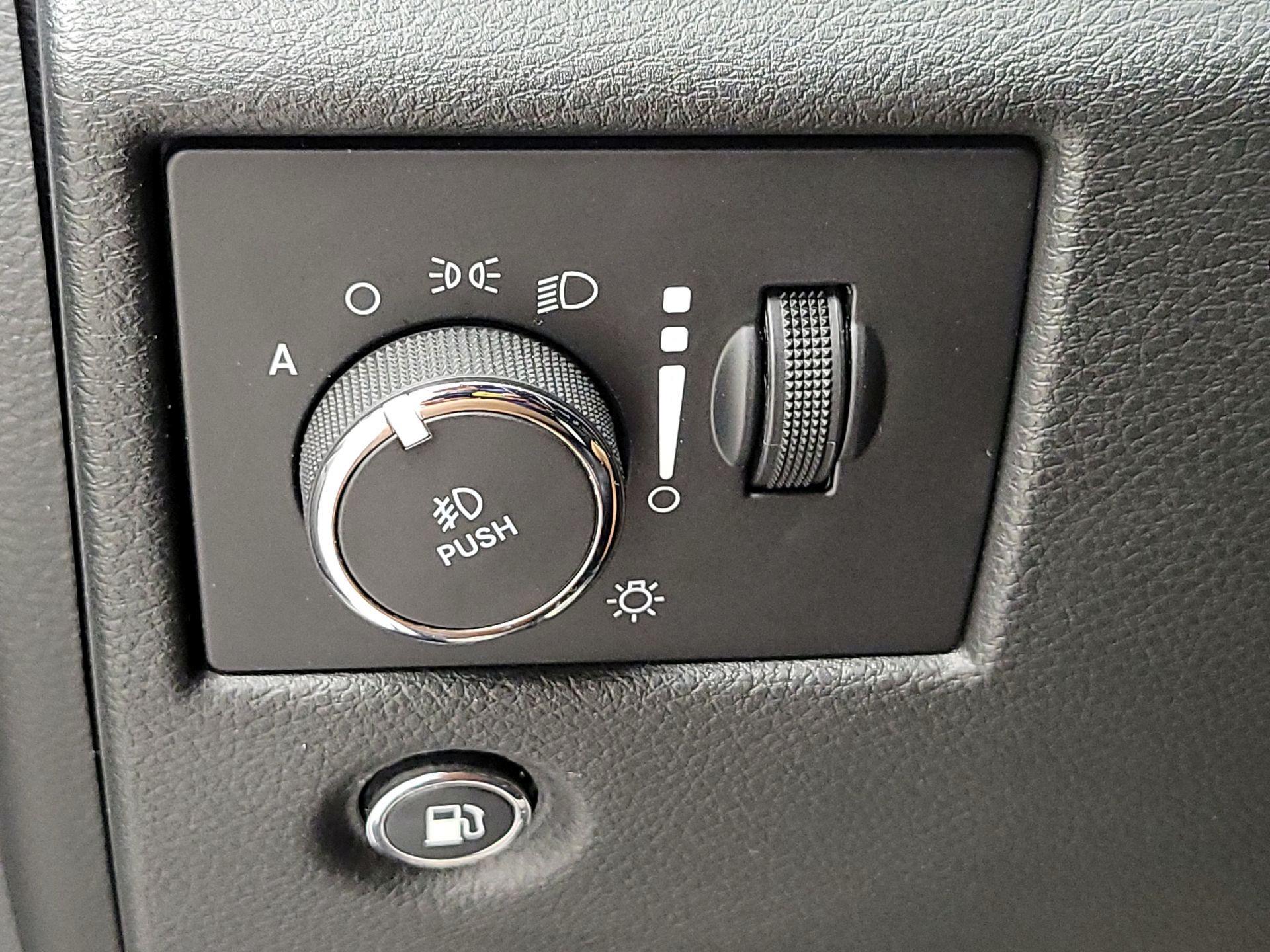 Thumbnail: 2019 Jeep Grand Cherokee - 13