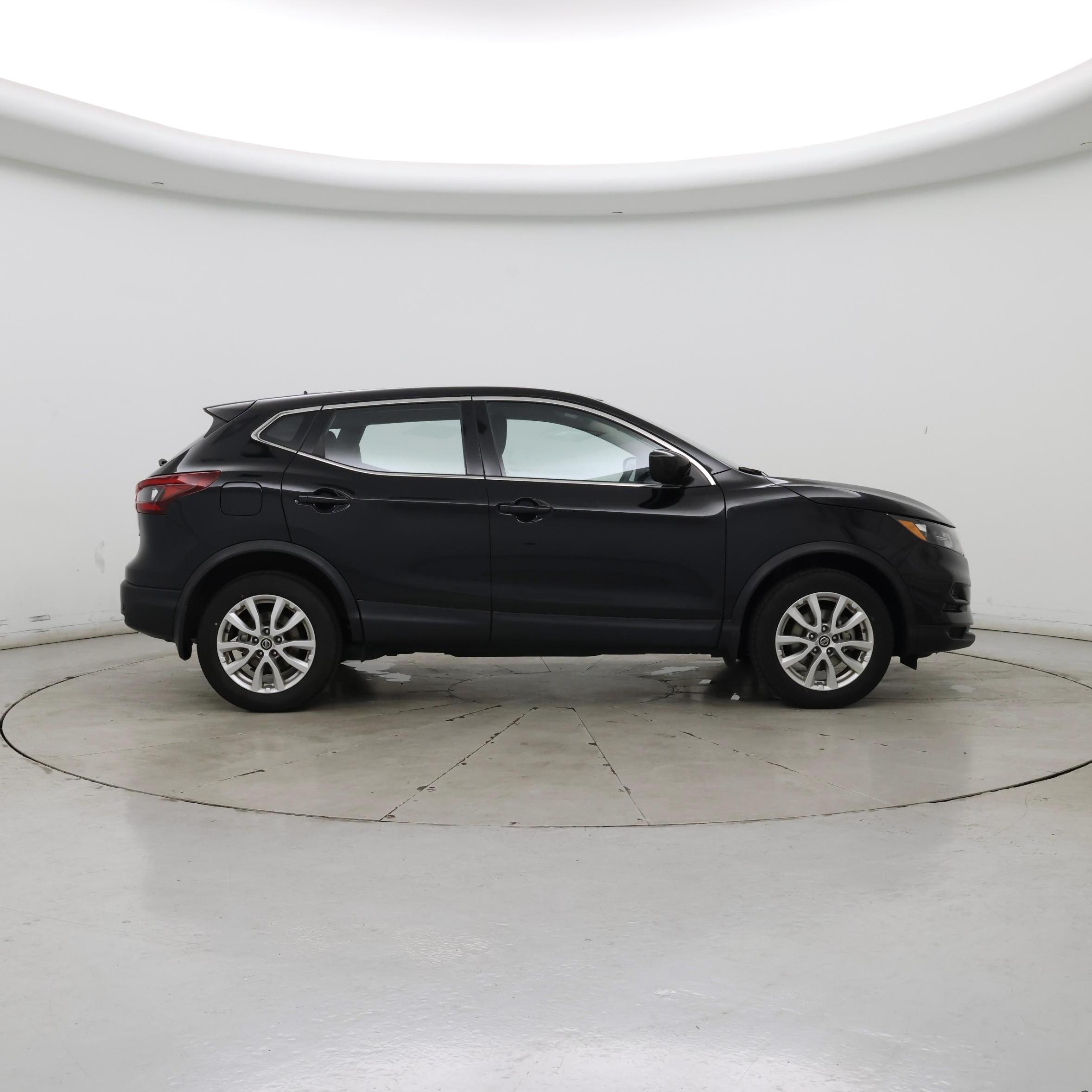 Thumbnail: 2022 Nissan Rogue Sport - 7