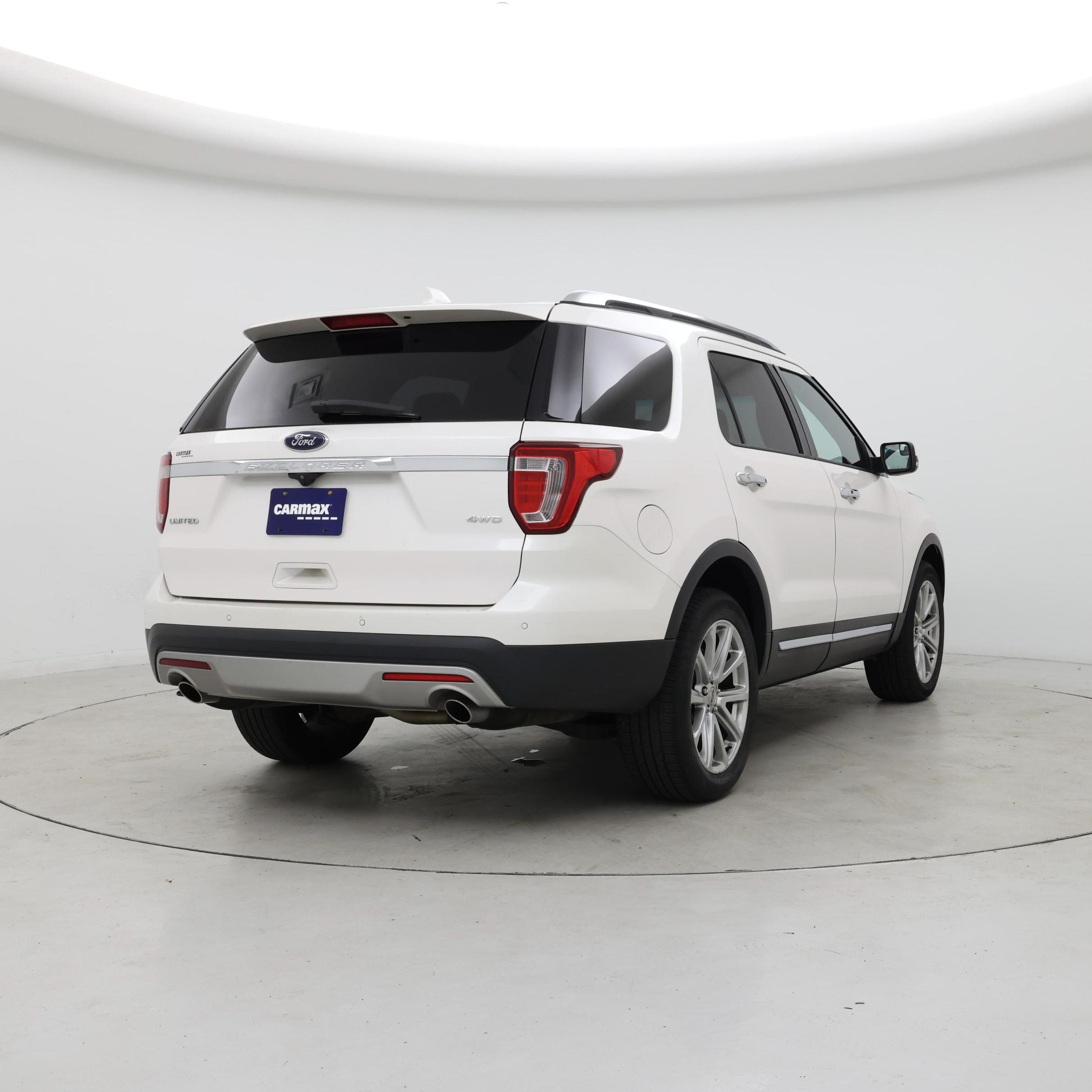 Thumbnail: 2017 Ford Explorer - 8