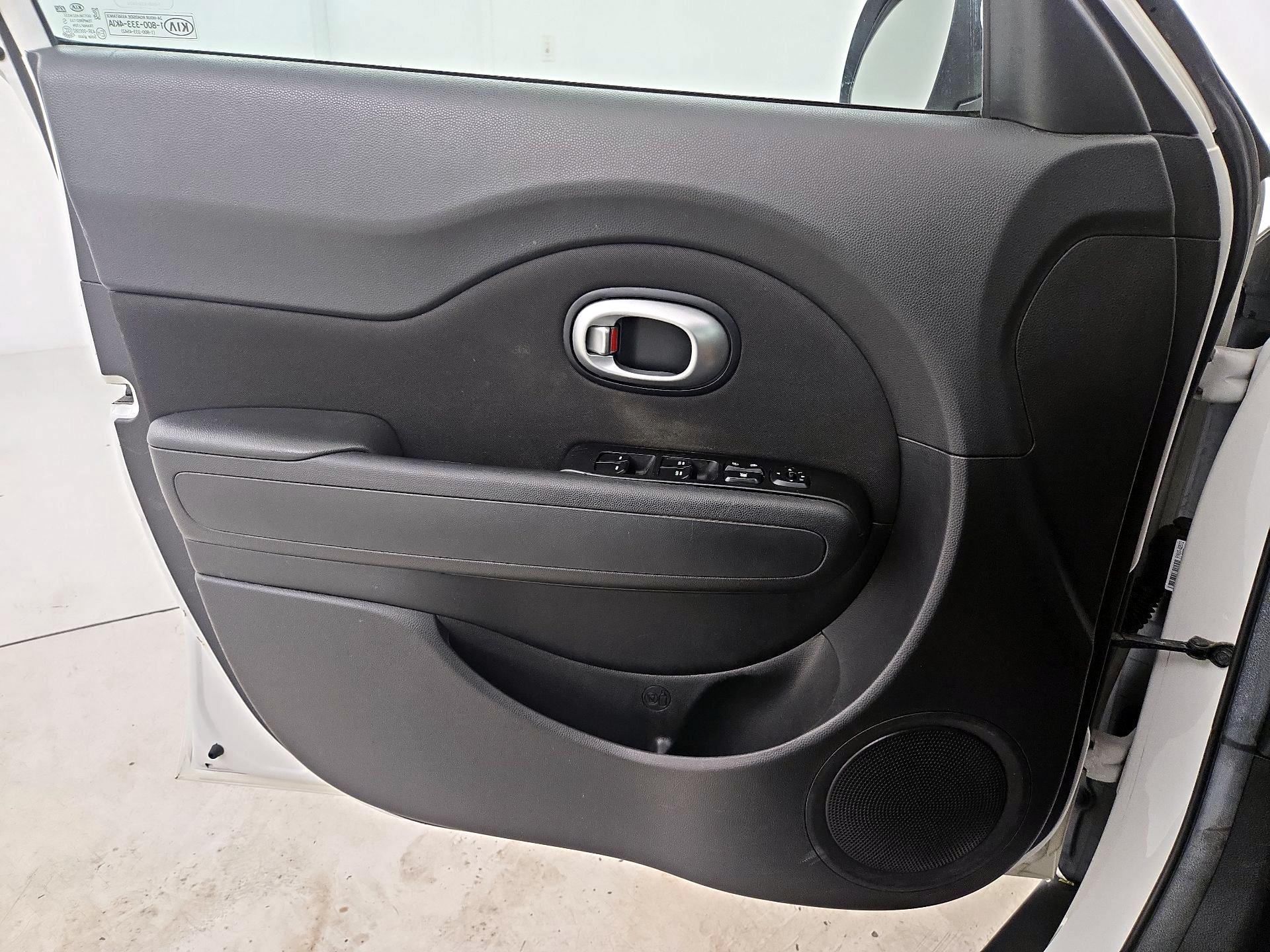 Thumbnail: 2016 Kia Soul - 12
