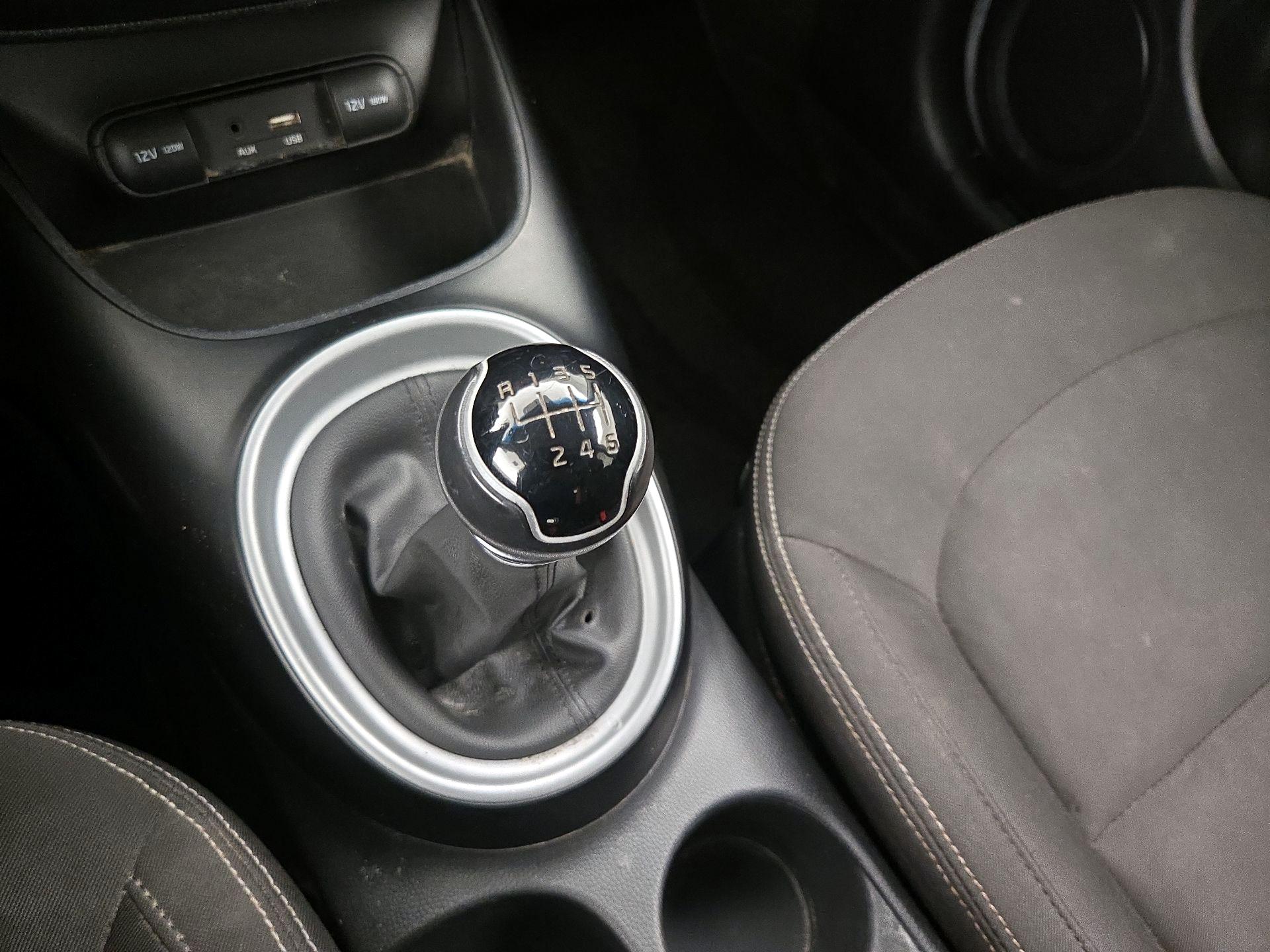 Thumbnail: 2016 Kia Soul - 16