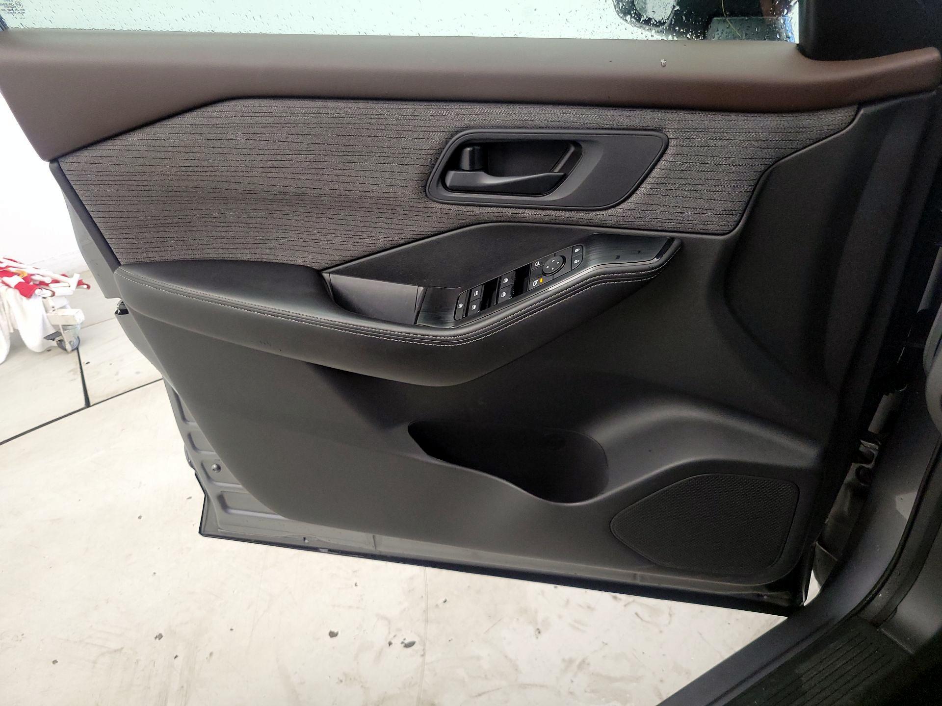 Thumbnail: 2022 Nissan Rogue - 12