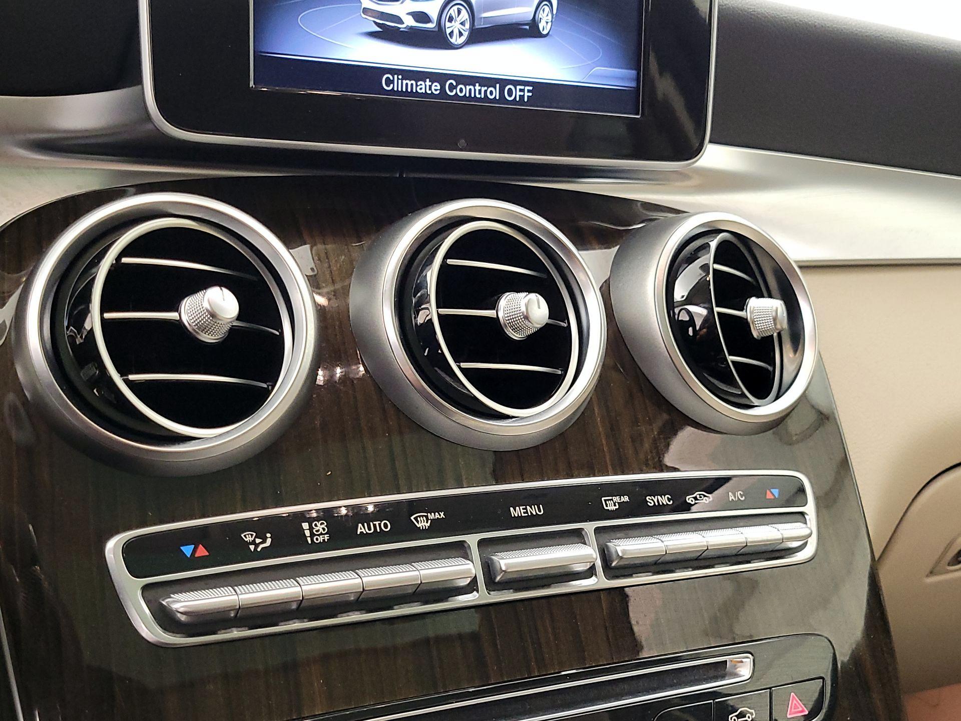 Thumbnail: 2019 Mercedes-Benz GLC - 16