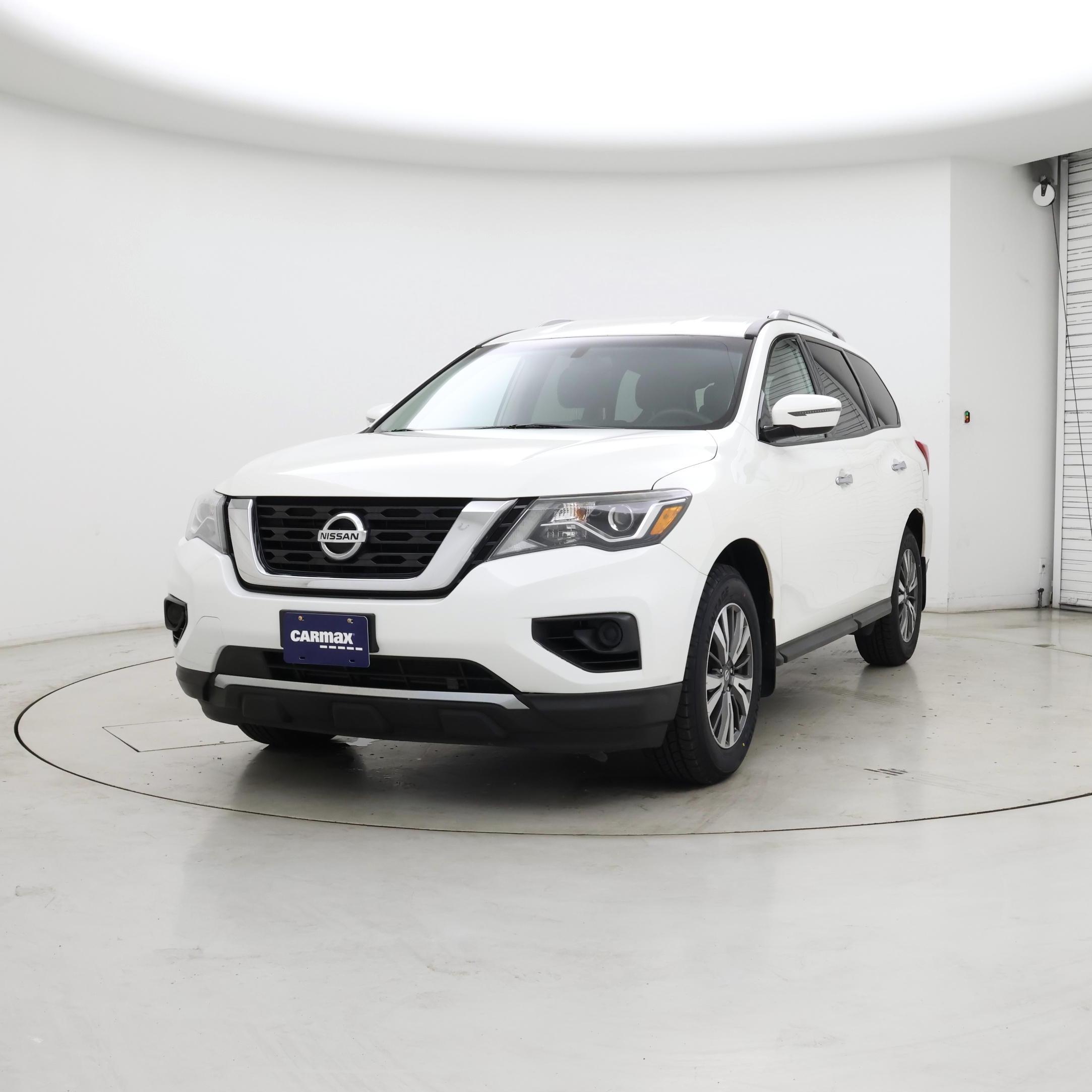 Thumbnail: 2017 Nissan Pathfinder - 4