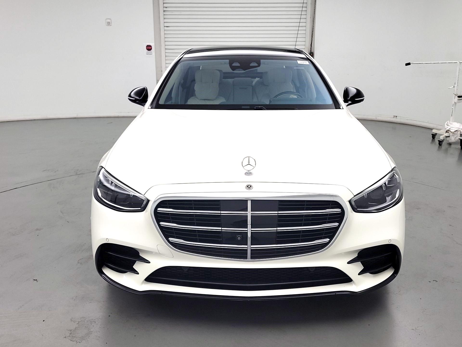 Thumbnail: 2022 Mercedes-Benz S-Class - 2
