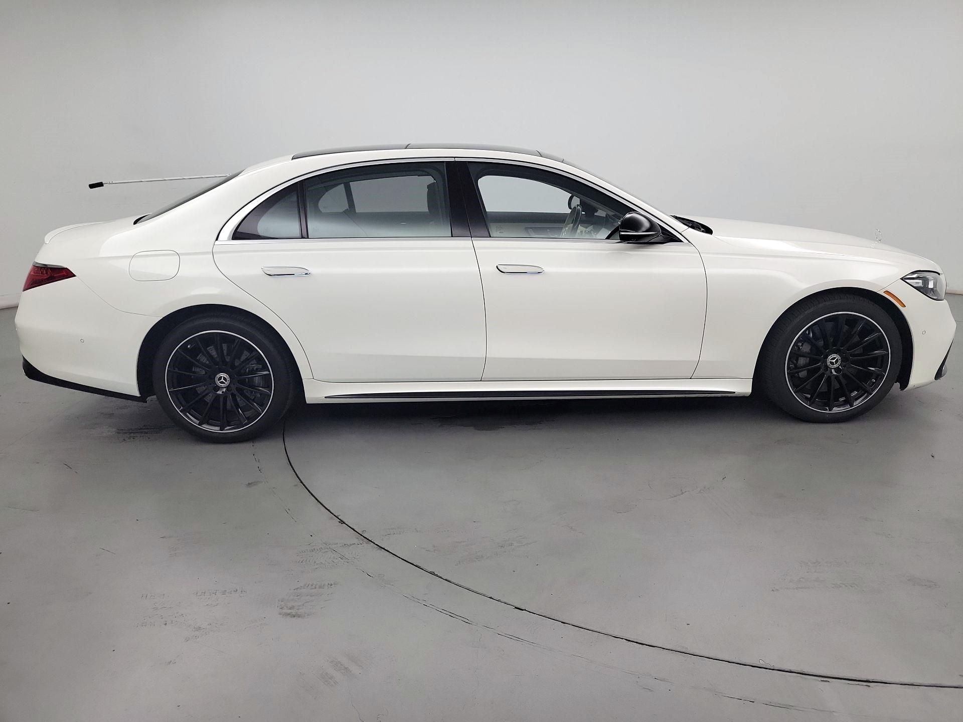 Thumbnail: 2022 Mercedes-Benz S-Class - 4