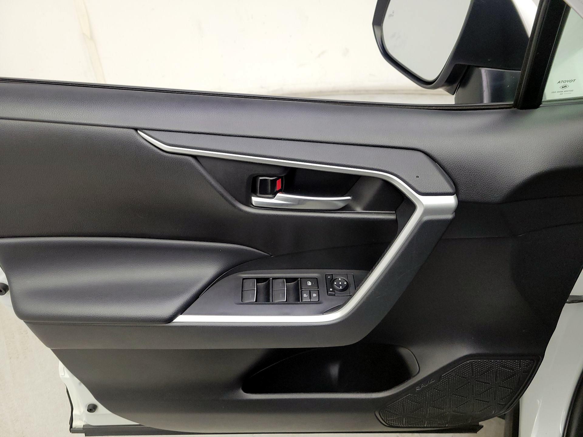 Thumbnail: 2023 Toyota RAV4 - 12