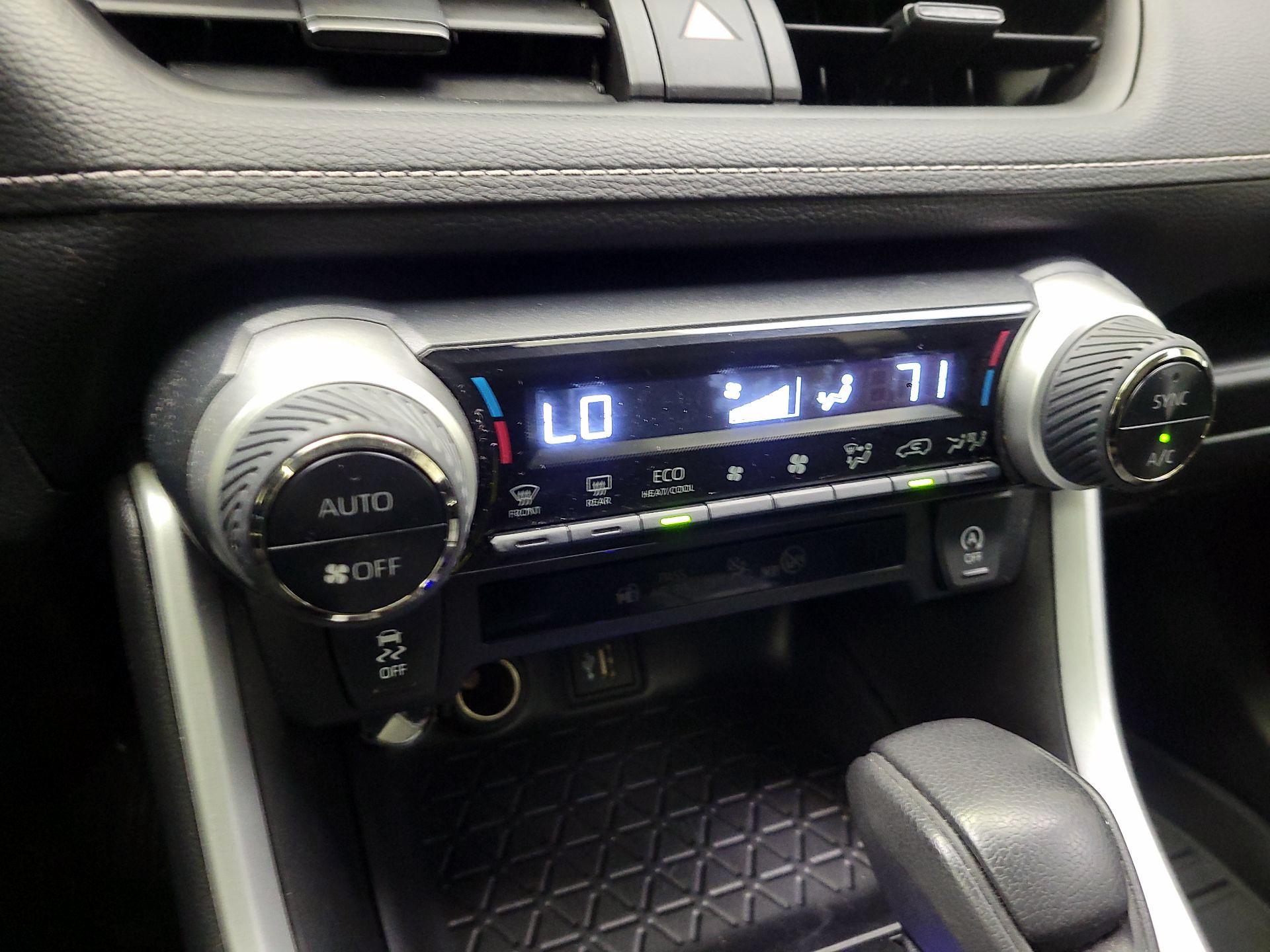 Thumbnail: 2023 Toyota RAV4 - 16