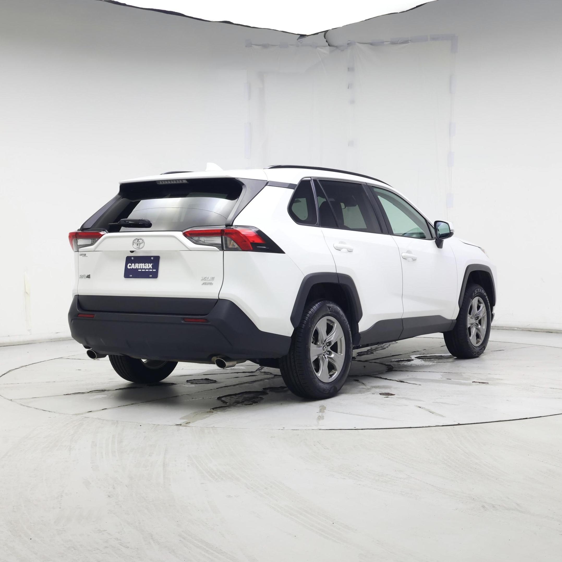 Thumbnail: 2023 Toyota RAV4 - 8