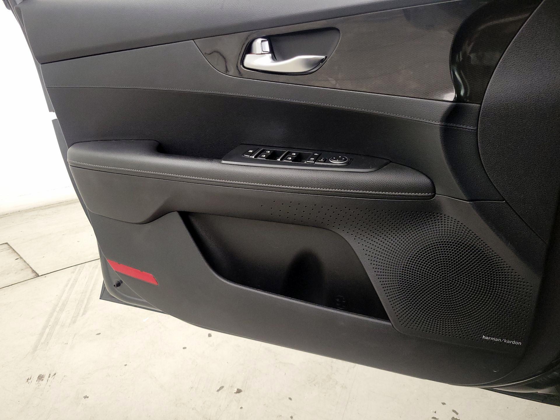 Thumbnail: 2020 Kia Forte - 12