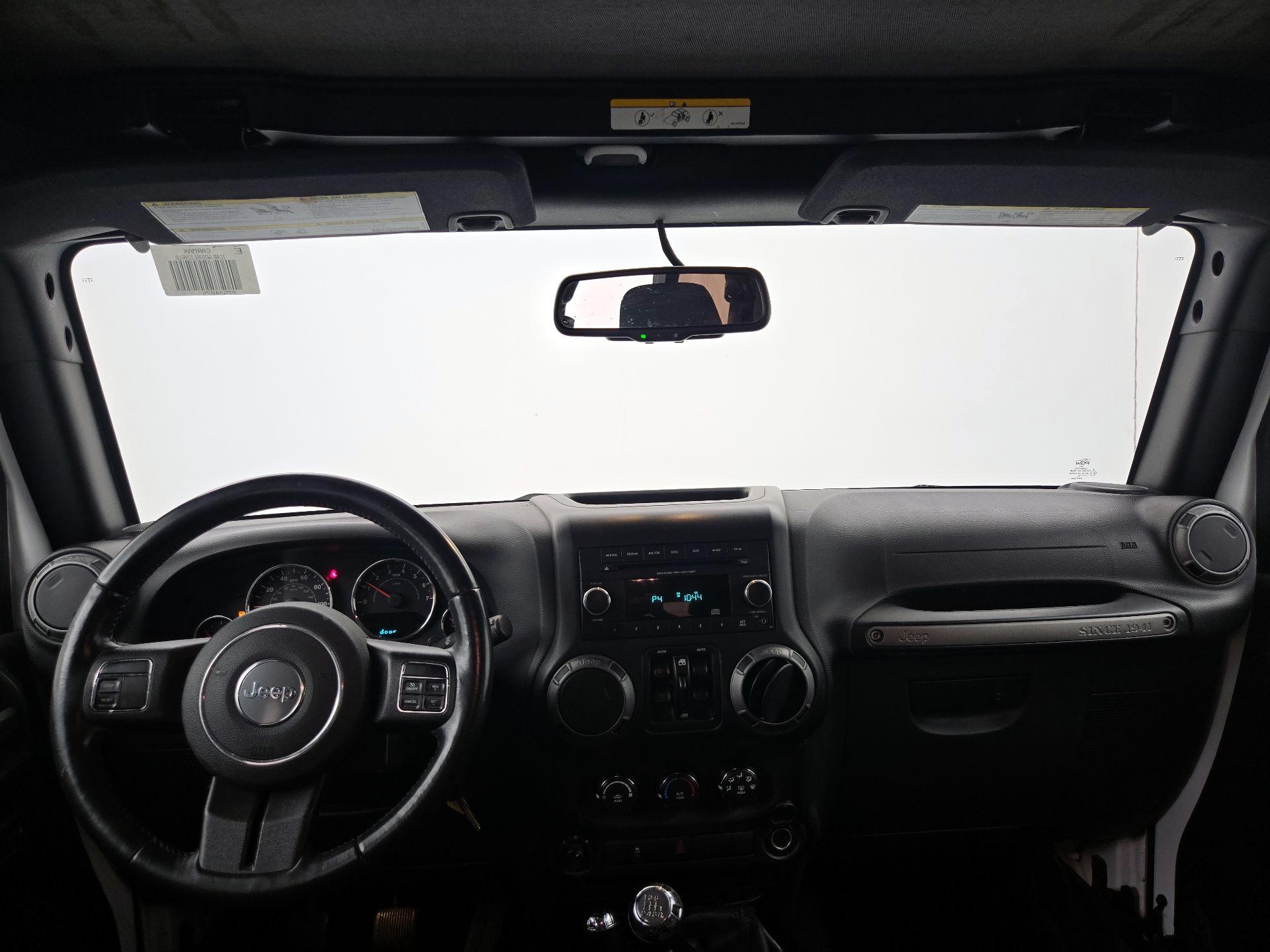 Thumbnail: 2016 Jeep Wrangler - 9