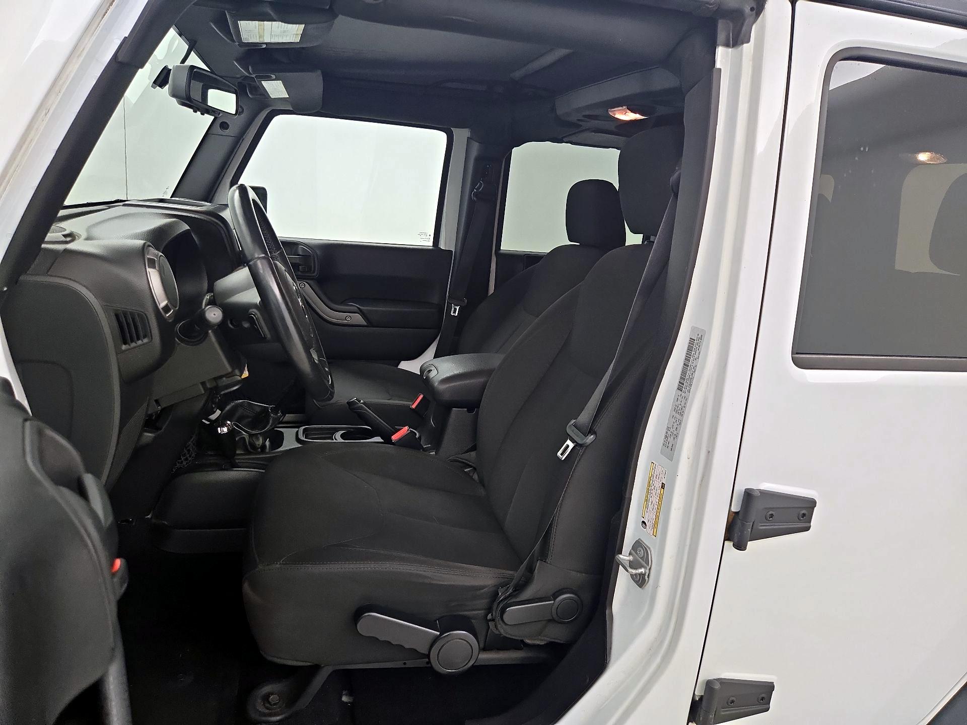 Thumbnail: 2016 Jeep Wrangler - 11