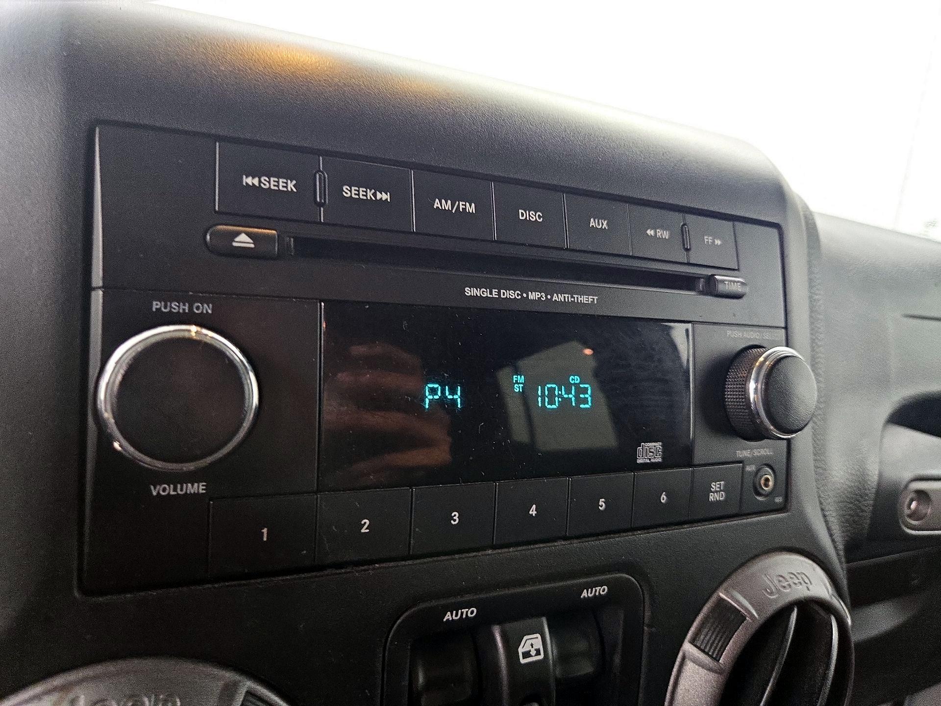 Thumbnail: 2016 Jeep Wrangler - 13