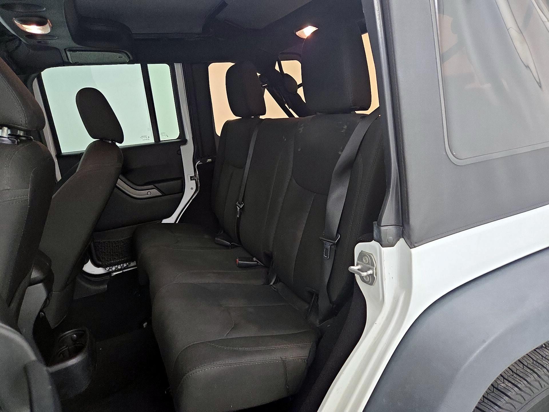 Thumbnail: 2016 Jeep Wrangler - 17