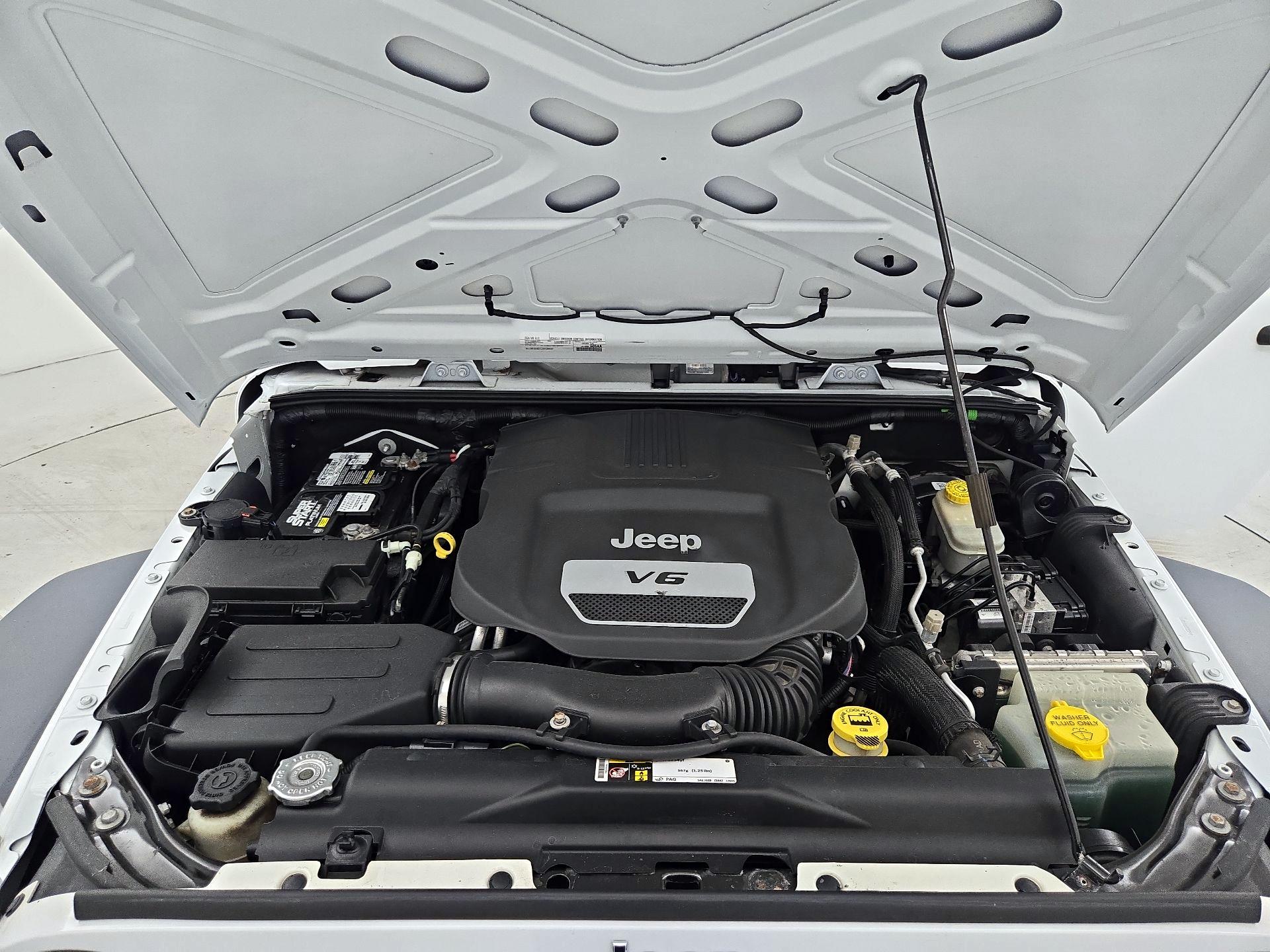 Thumbnail: 2016 Jeep Wrangler - 19