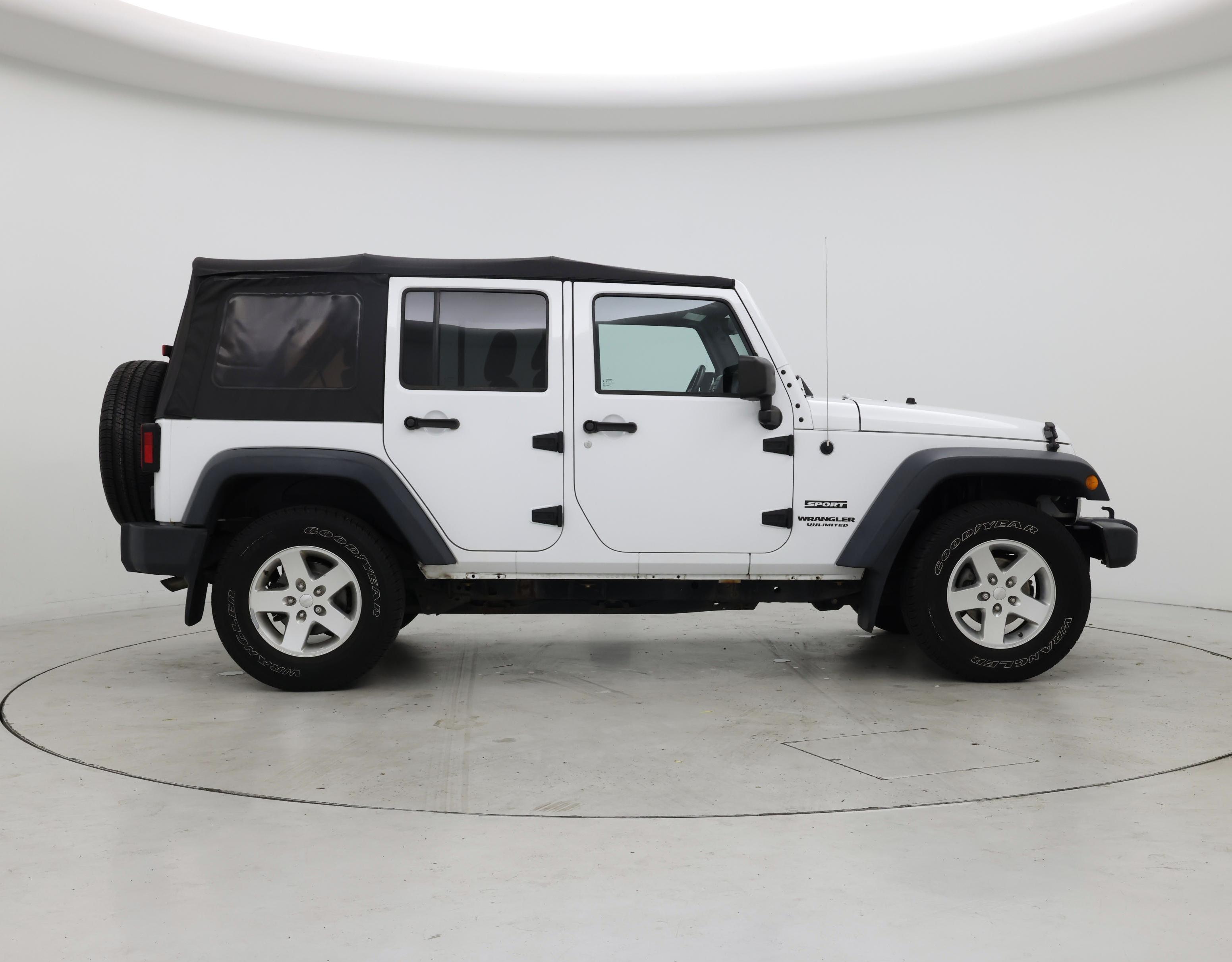 Thumbnail: 2016 Jeep Wrangler - 7