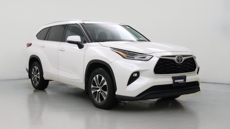 2021 Toyota Highlander XLE Hero Image
