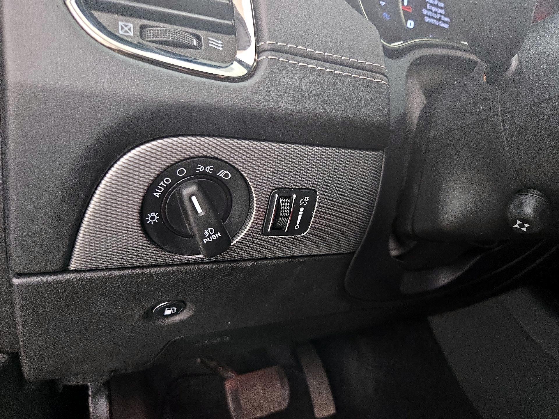 Thumbnail: 2018 Dodge Durango - 13