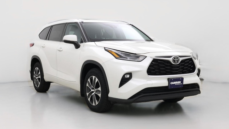 2021 Toyota Highlander XLE Hero Image