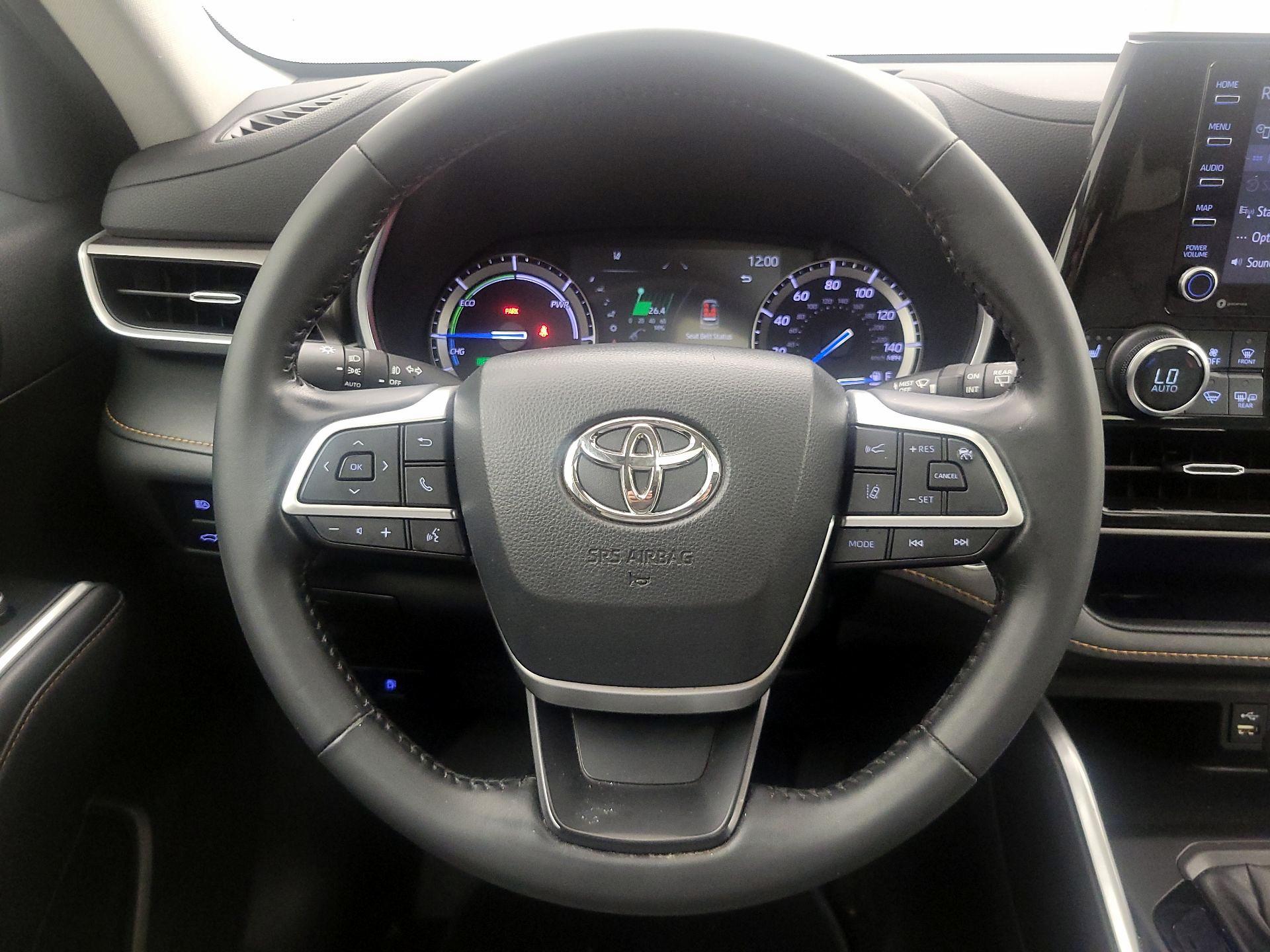 Thumbnail: 2022 Toyota Highlander - 10