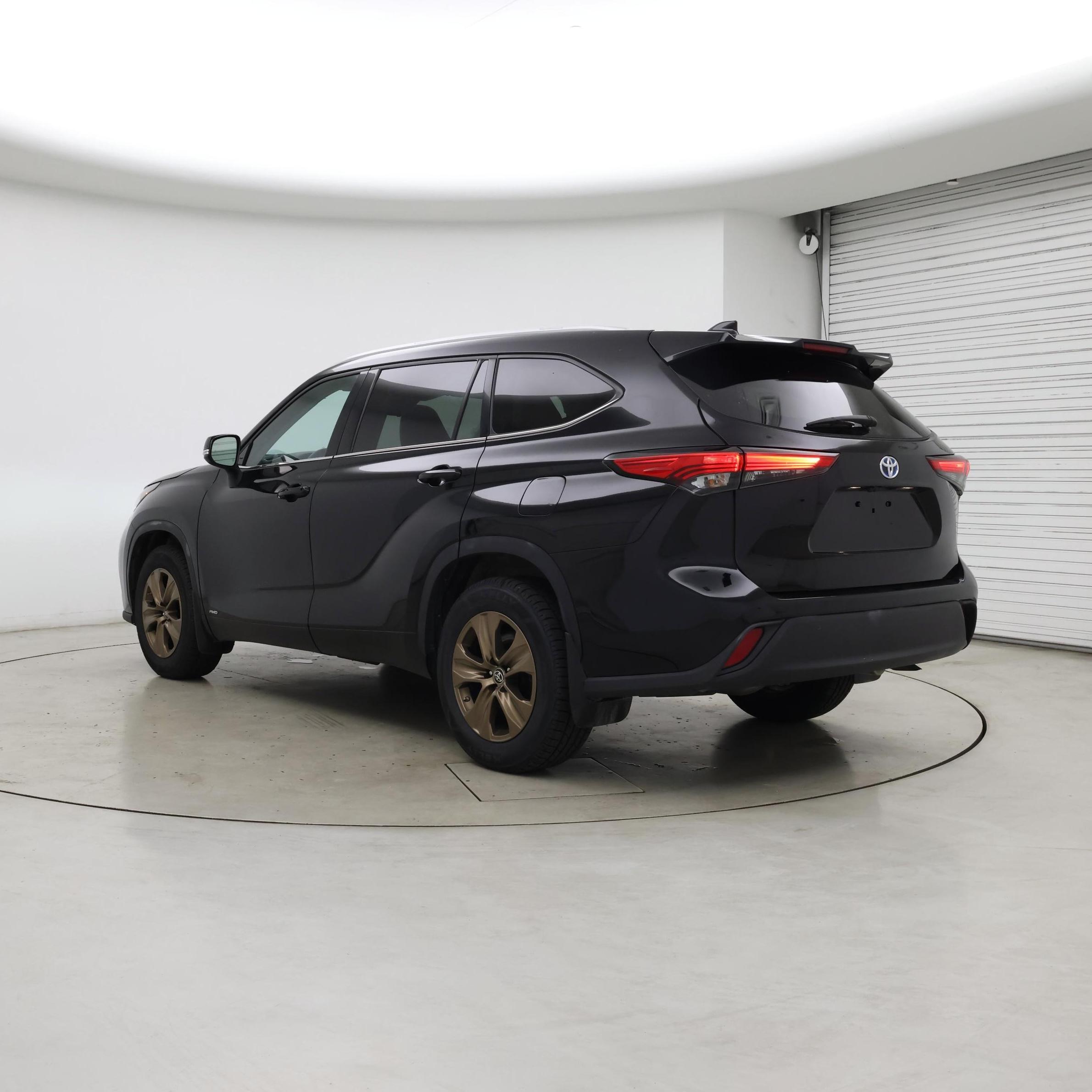 Thumbnail: 2022 Toyota Highlander - 2