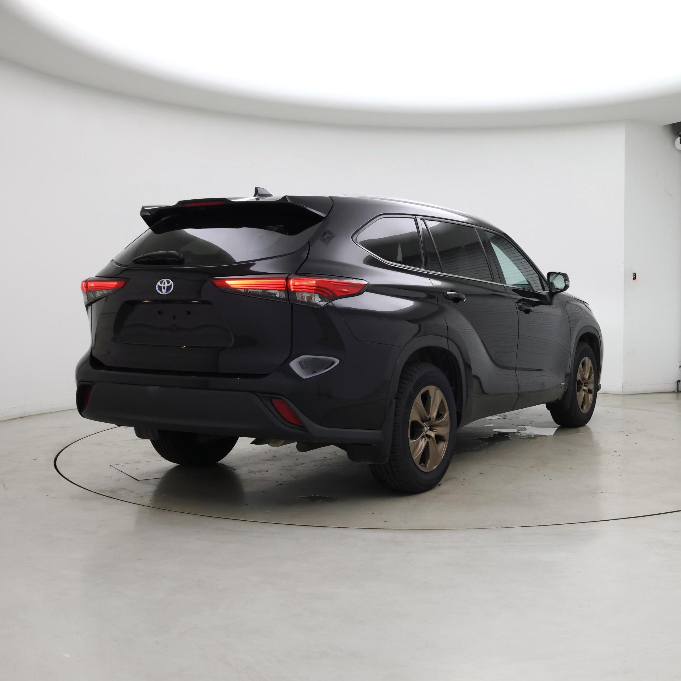 Thumbnail: 2022 Toyota Highlander - 8