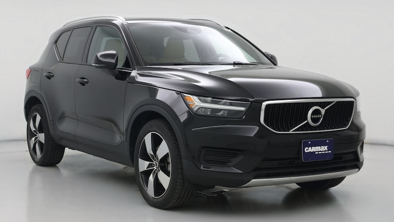 2020 Volvo XC40 T5 Momentum Hero Image