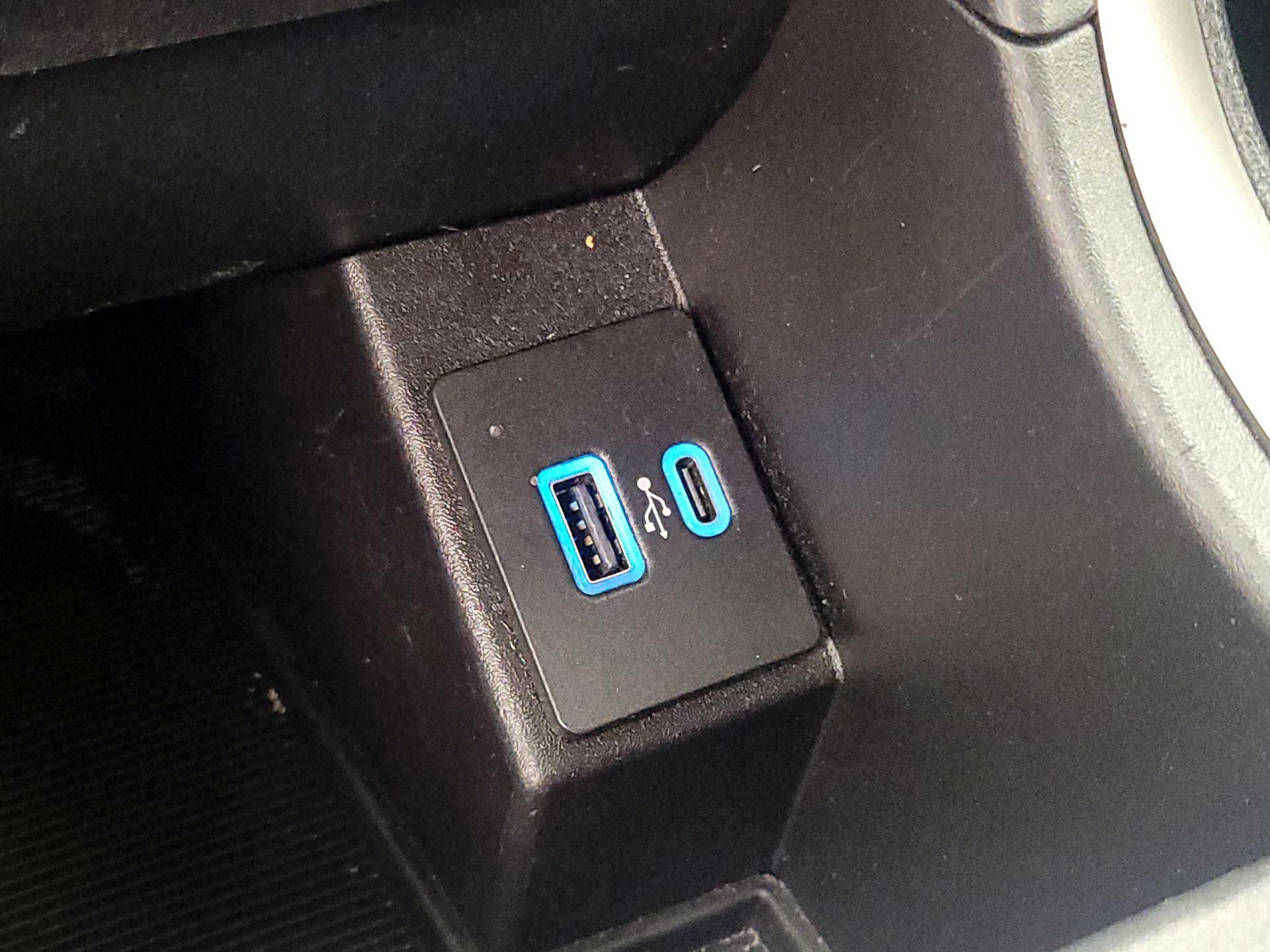 Thumbnail: 2023 Ford Edge - 18