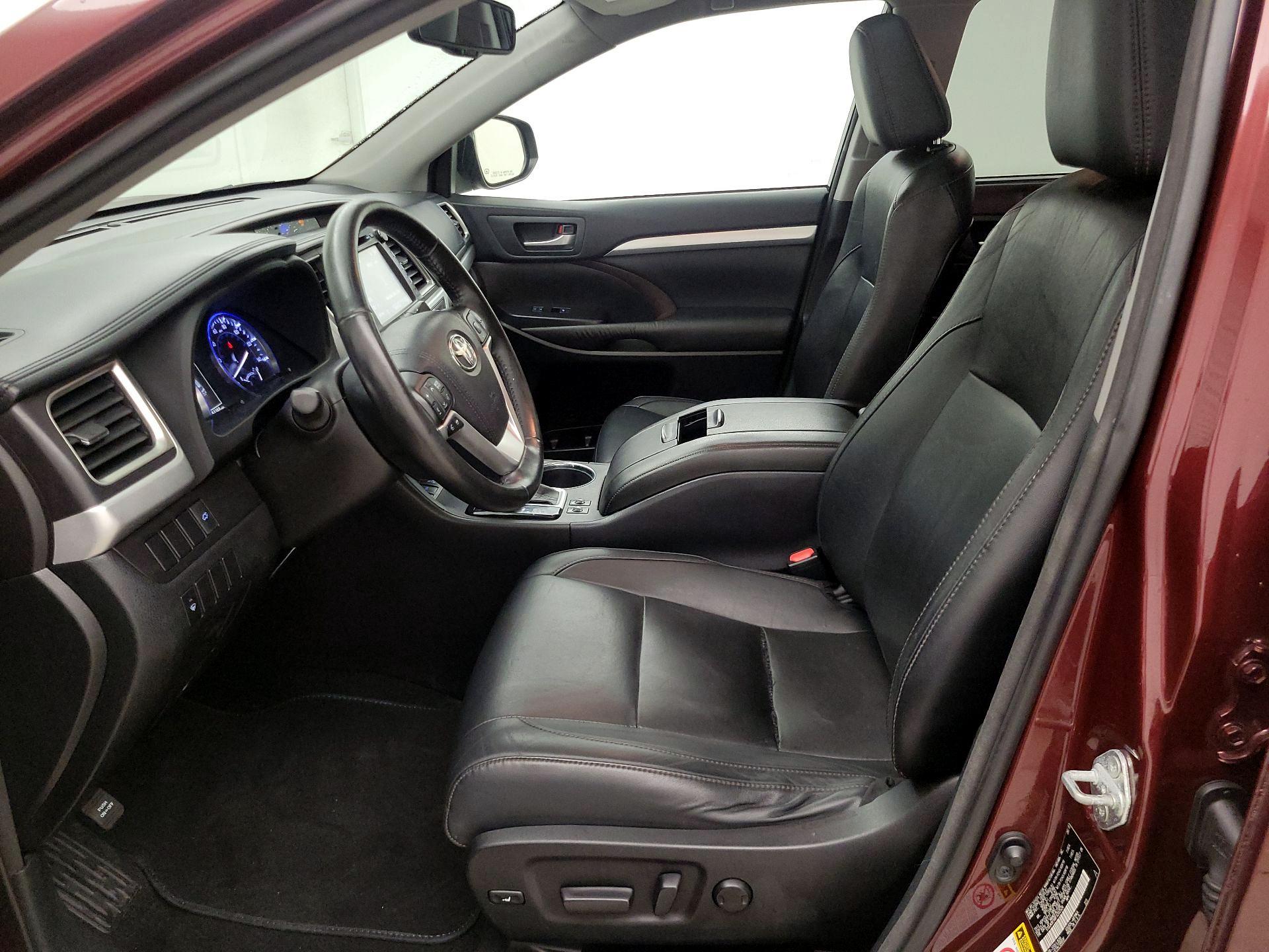 Thumbnail: 2015 Toyota Highlander - 11