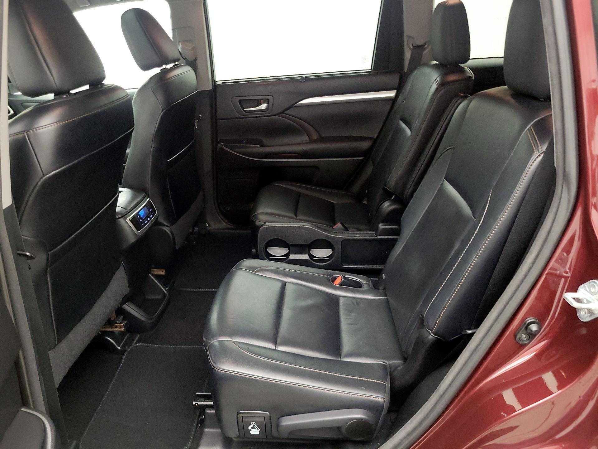 Thumbnail: 2015 Toyota Highlander - 20