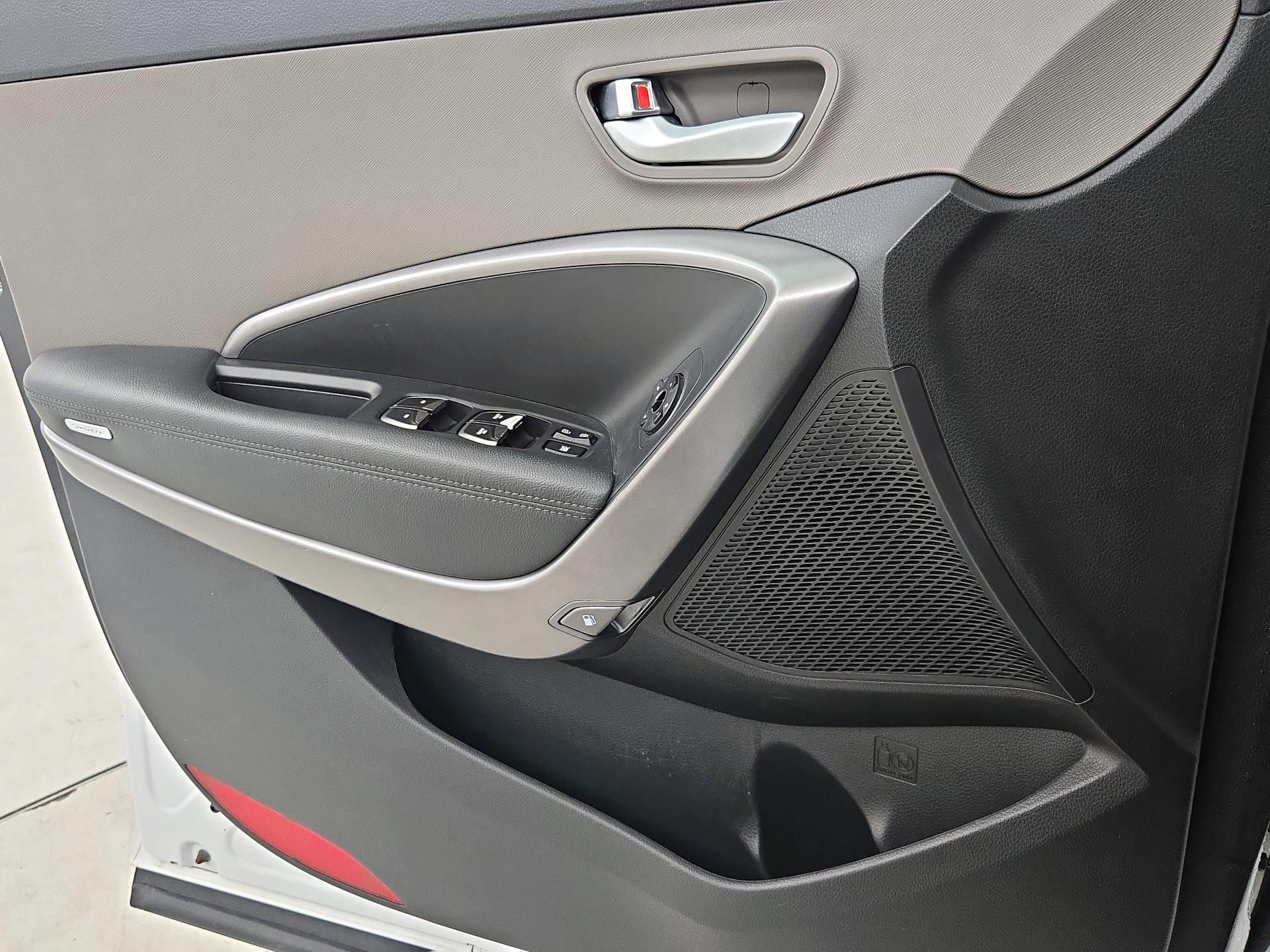 Thumbnail: 2017 Hyundai Santa Fe - 12