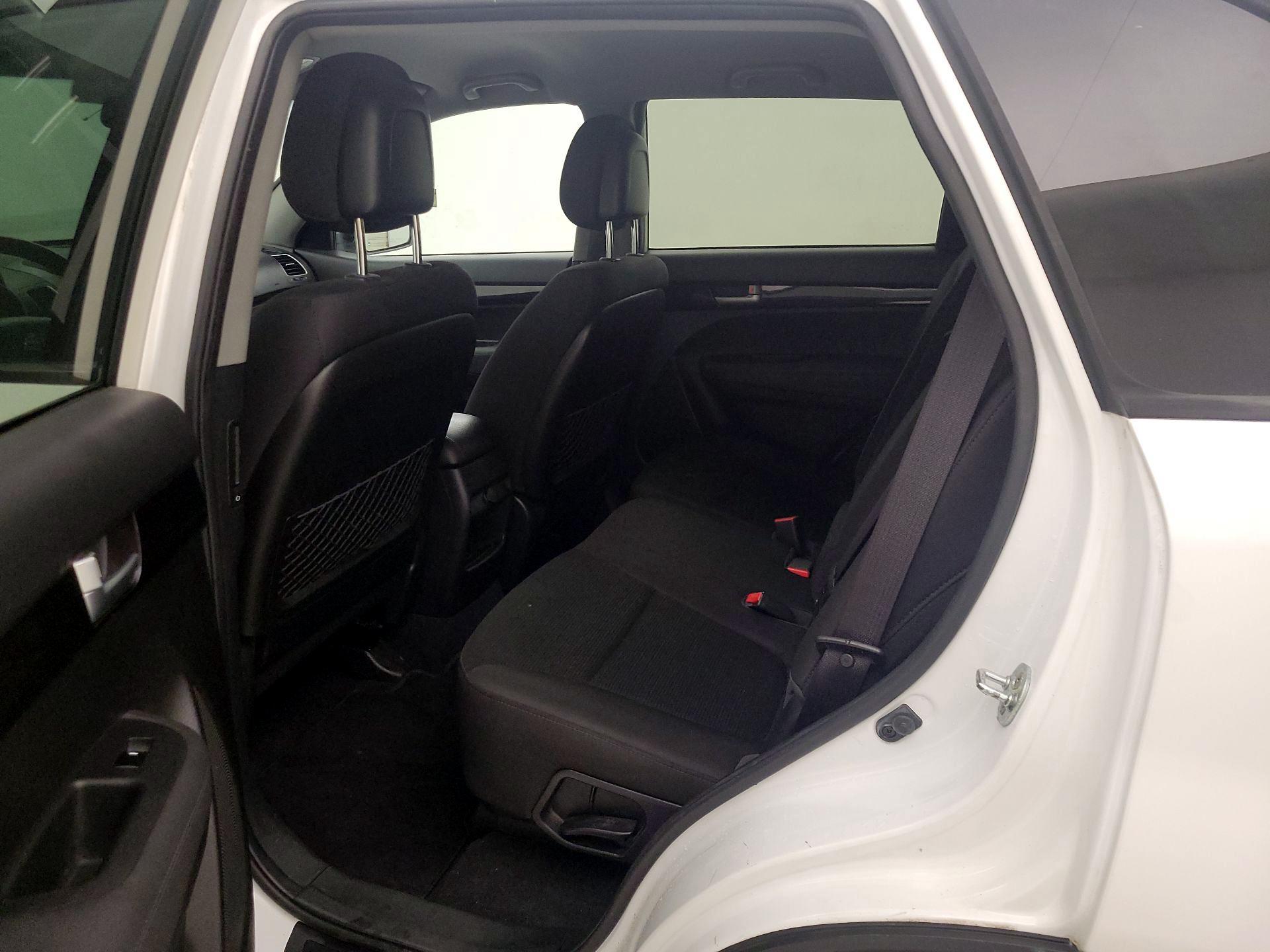 Thumbnail: 2015 Kia Sorento - 18