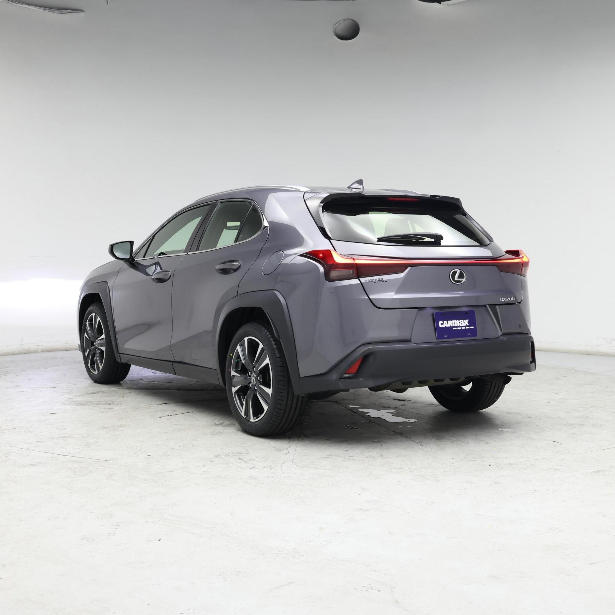 Thumbnail: 2021 Lexus UX - 2