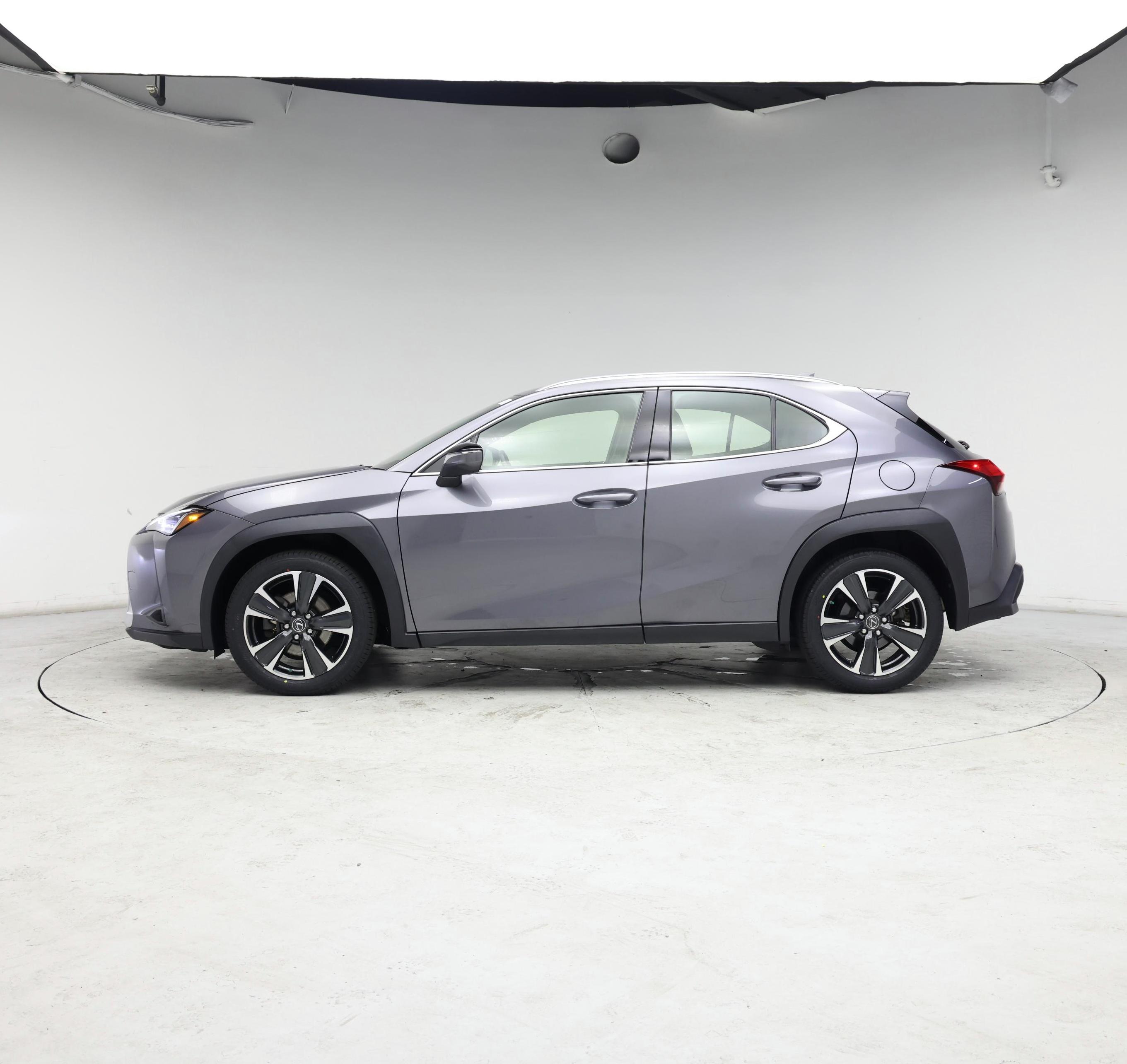 Thumbnail: 2021 Lexus UX - 3
