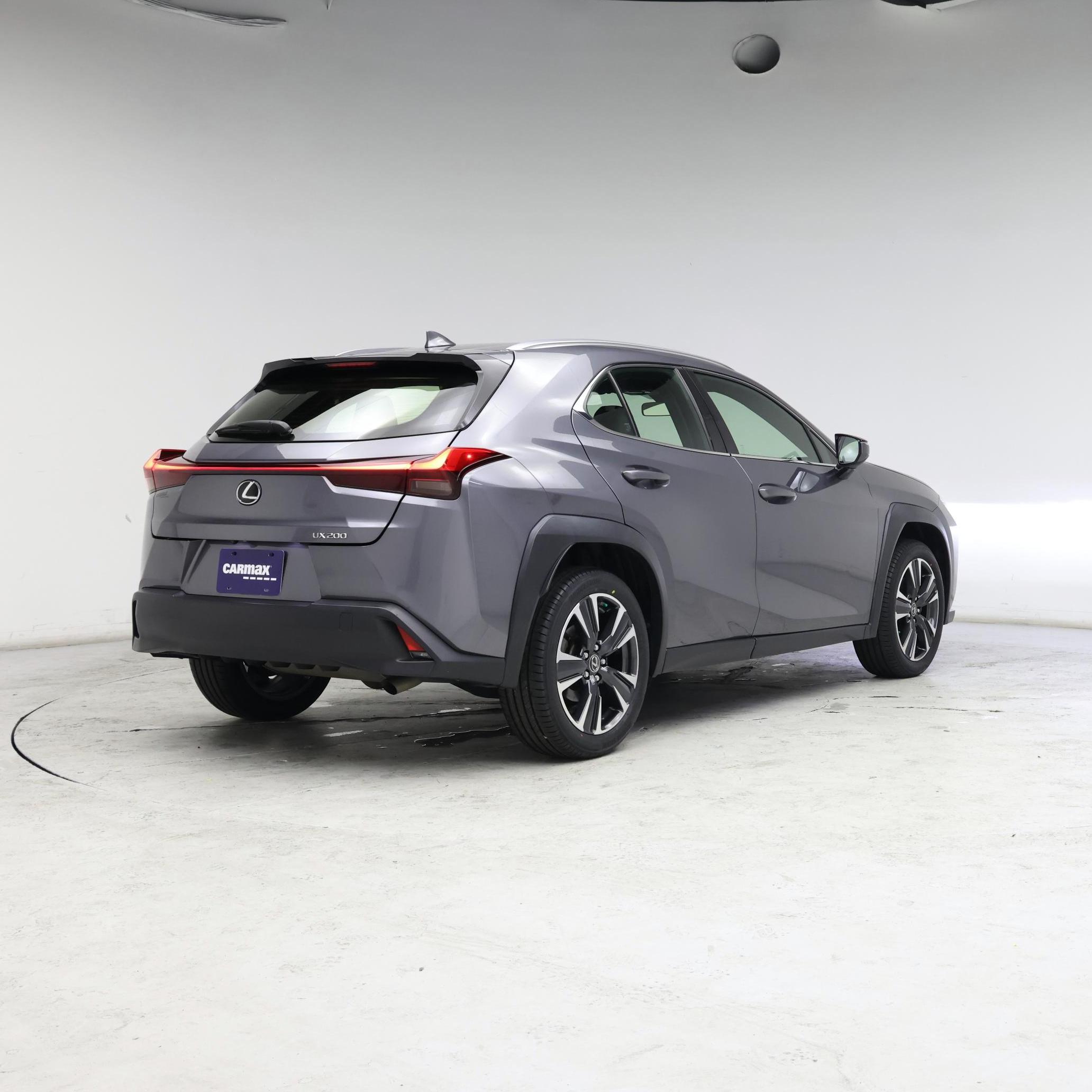 Thumbnail: 2021 Lexus UX - 8