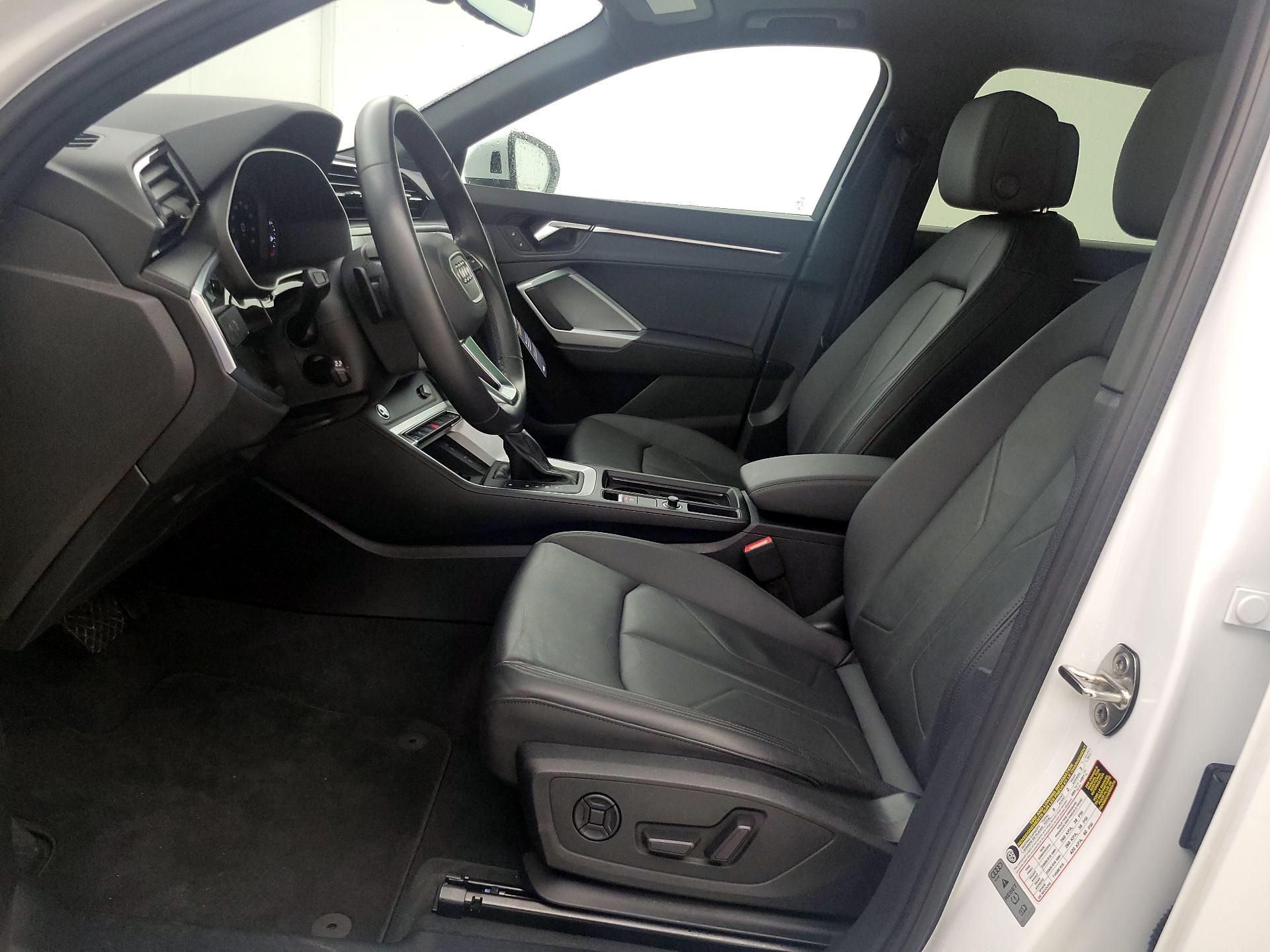 Thumbnail: 2024 Audi Q3 - 11