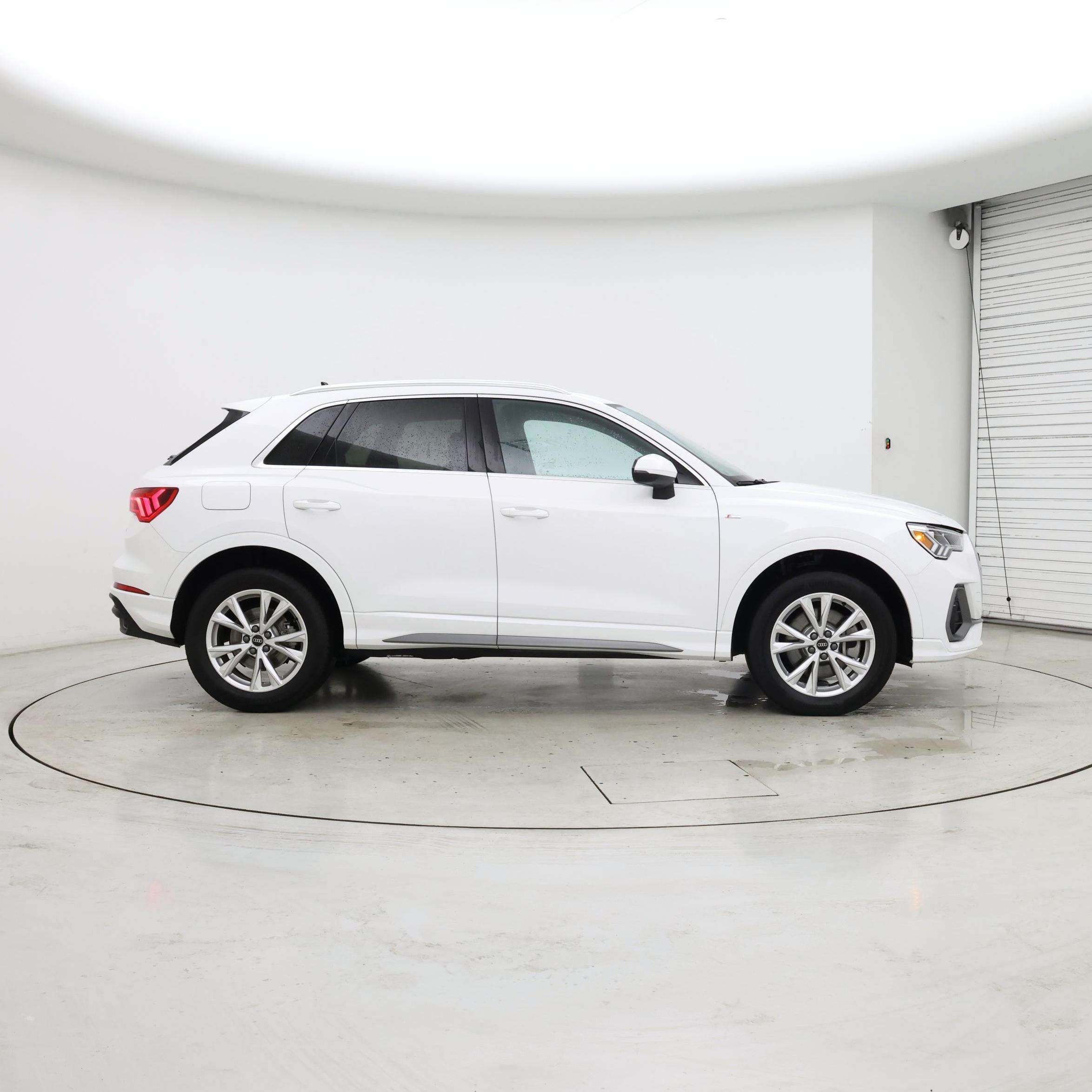 Thumbnail: 2024 Audi Q3 - 7