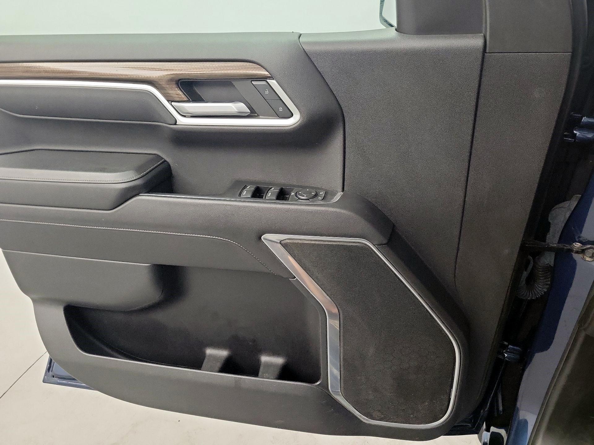 Thumbnail: 2022 Chevrolet Silverado 1500 - 10