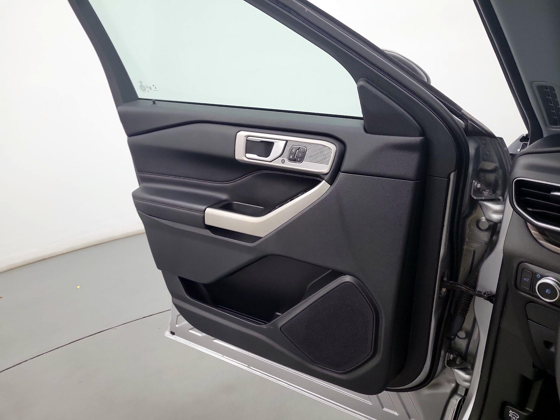 Thumbnail: 2021 Ford Explorer - 12
