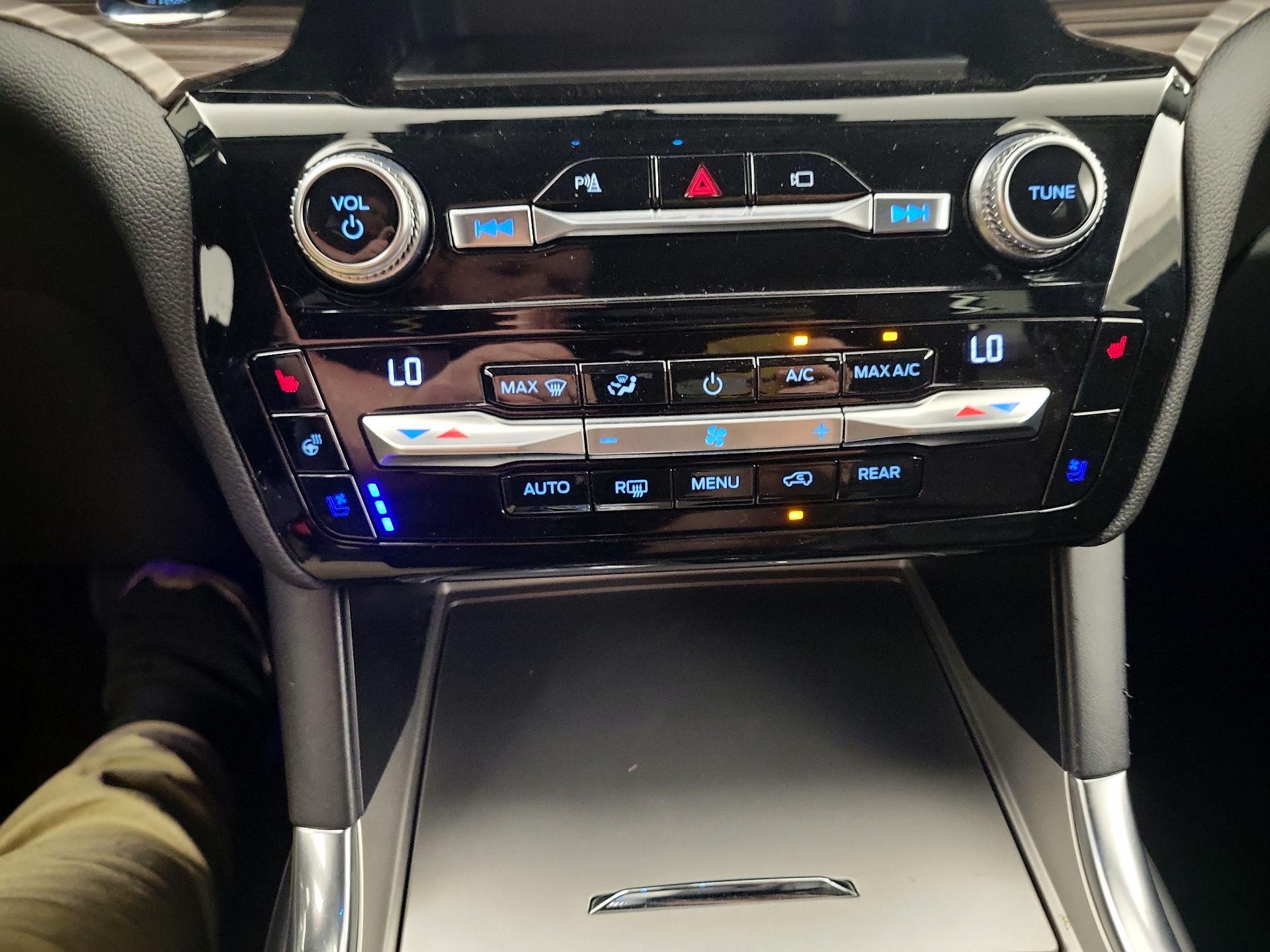 Thumbnail: 2021 Ford Explorer - 17