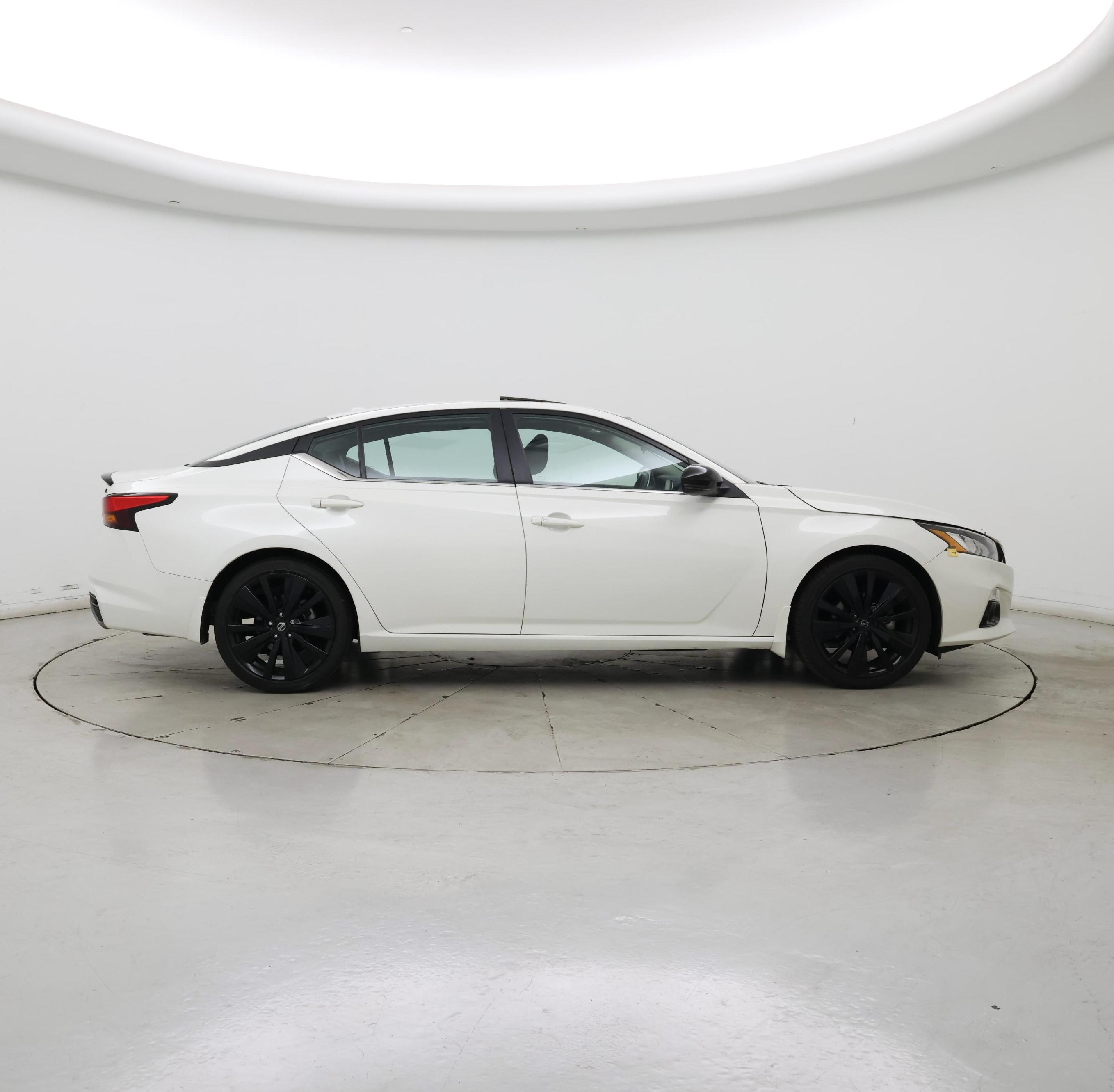 Thumbnail: 2022 Nissan Altima - 7