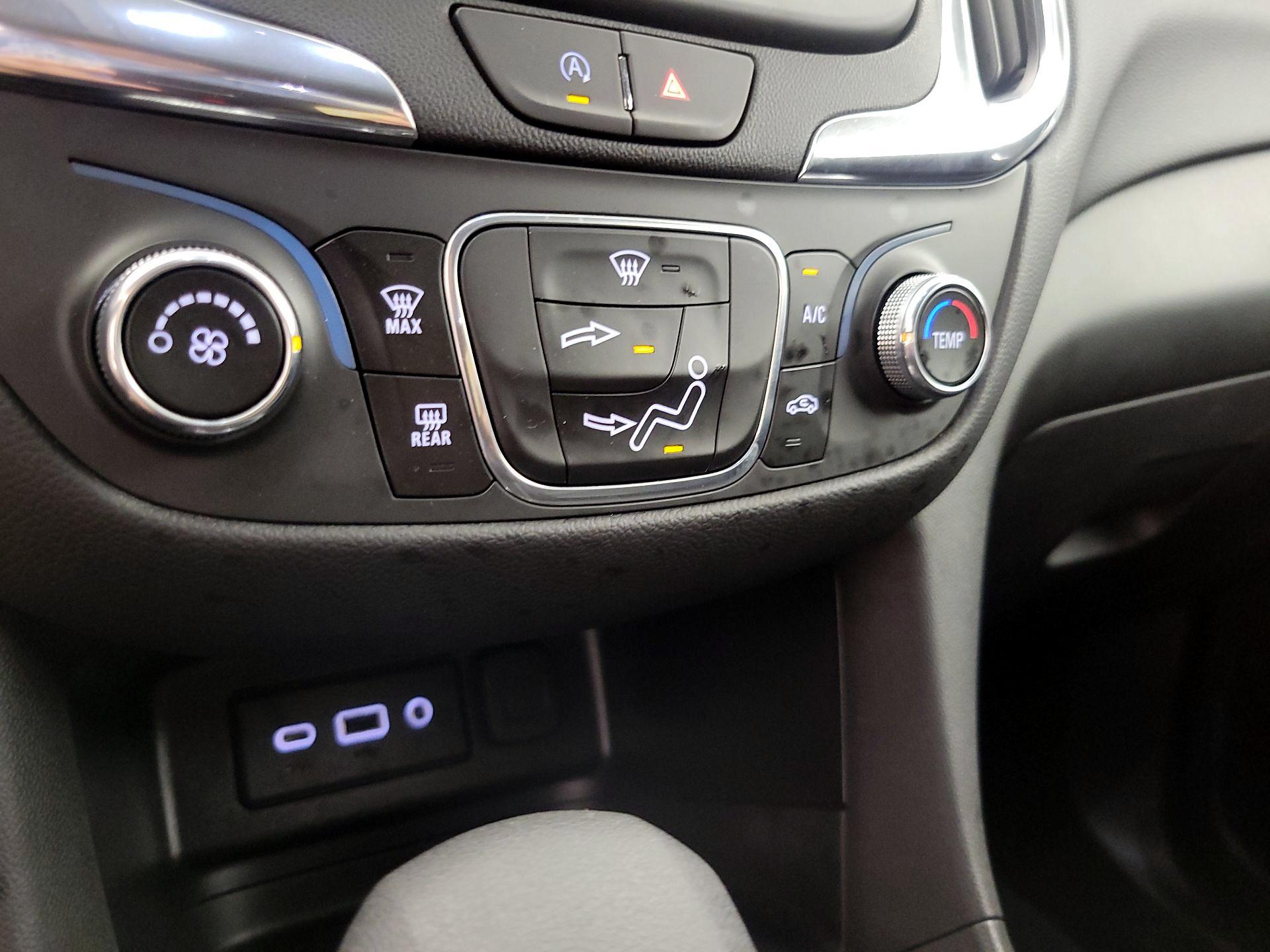 Thumbnail: 2022 Chevrolet Equinox - 16