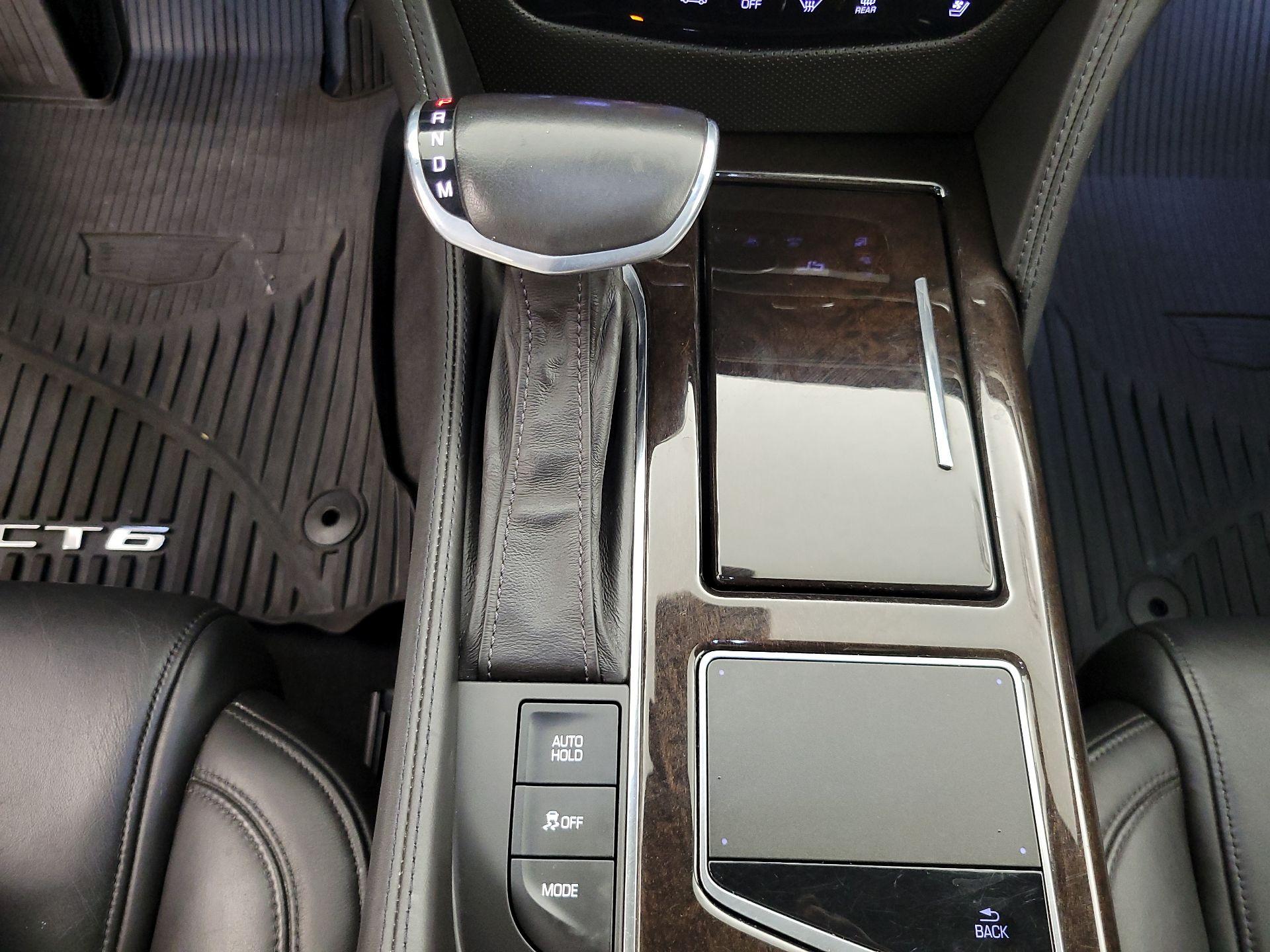 Thumbnail: 2018 Cadillac CT6 - 17
