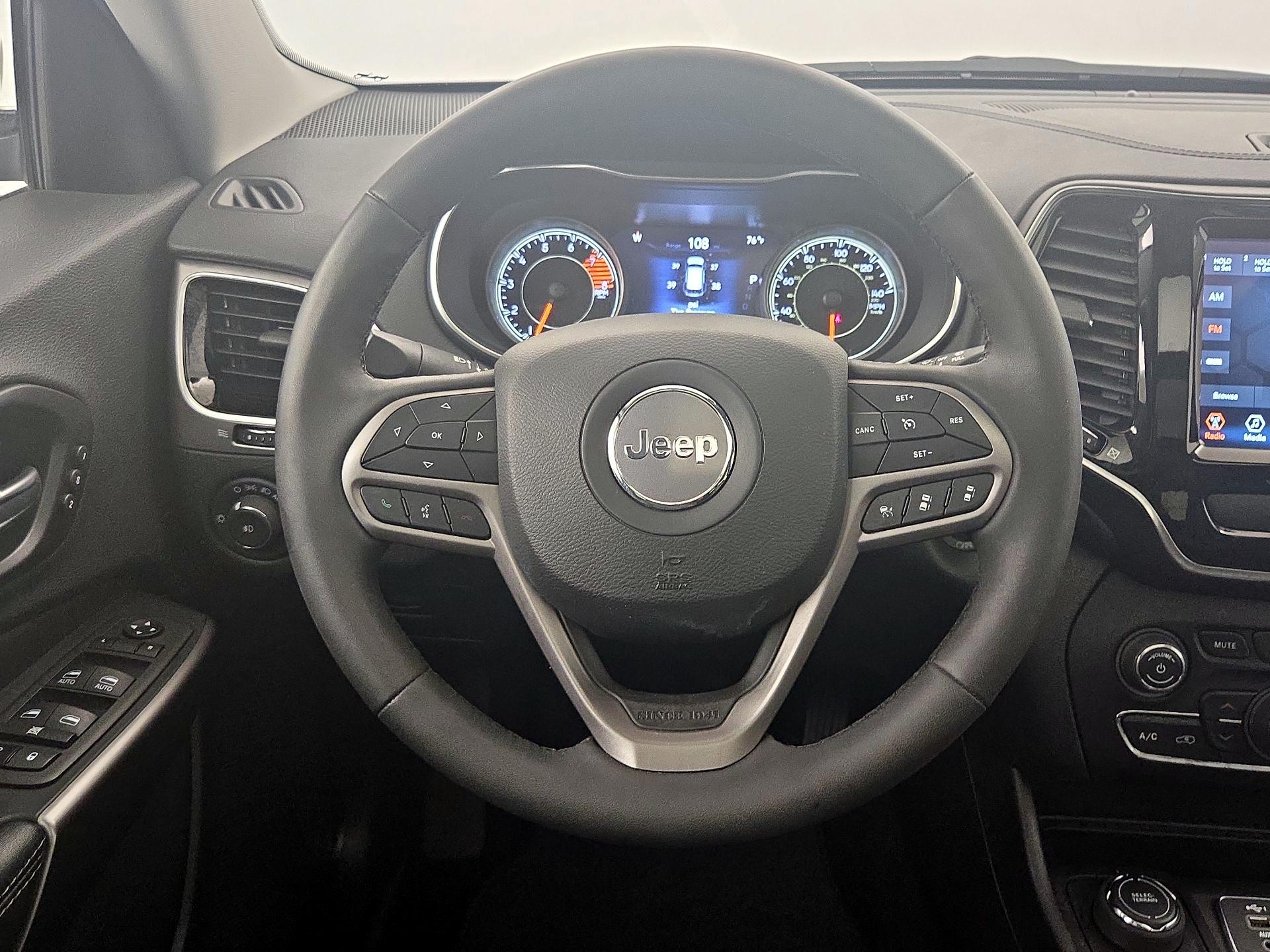 Thumbnail: 2022 Jeep Cherokee - 10