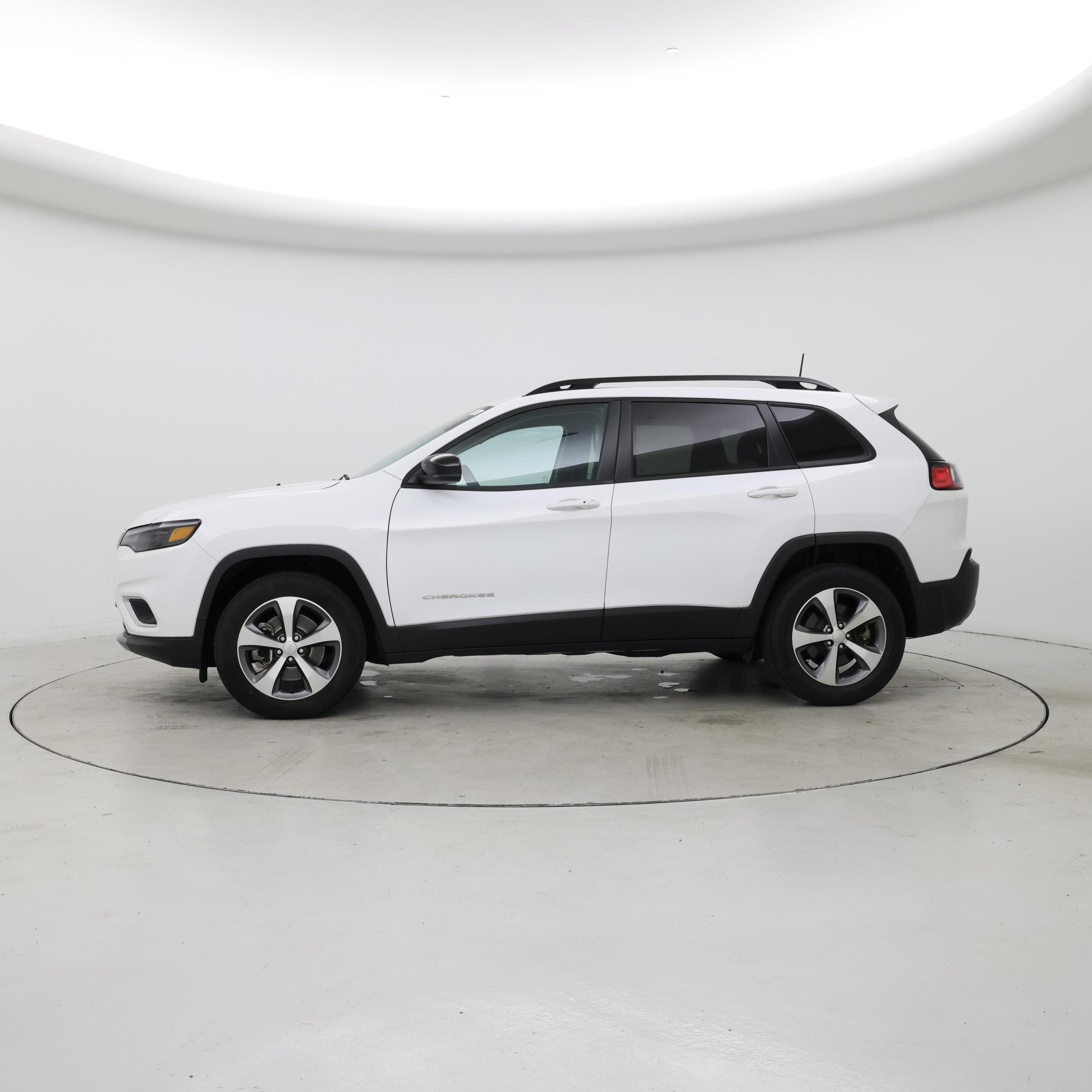 Thumbnail: 2022 Jeep Cherokee - 3